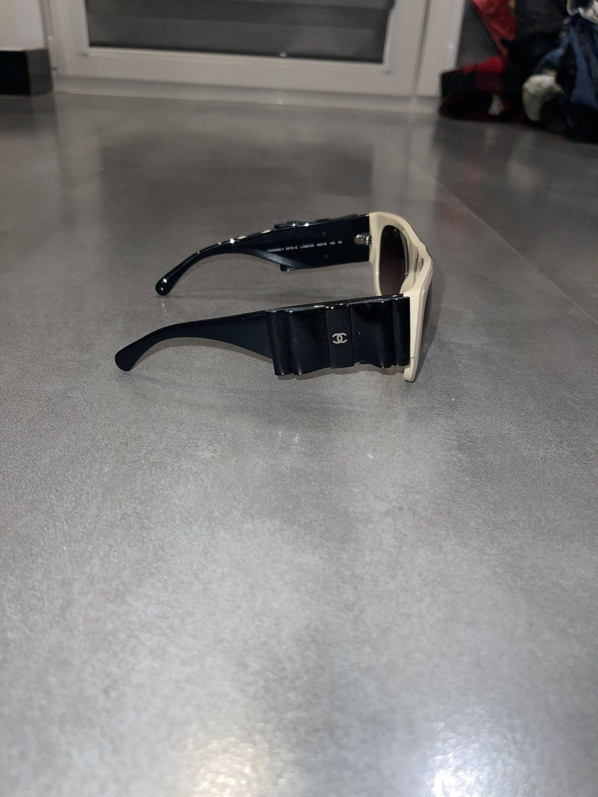 Chanel Chanel 5276-Q C.528/S5 Cream Black Sunglasses Size ONE SIZE - 6 Thumbnail
