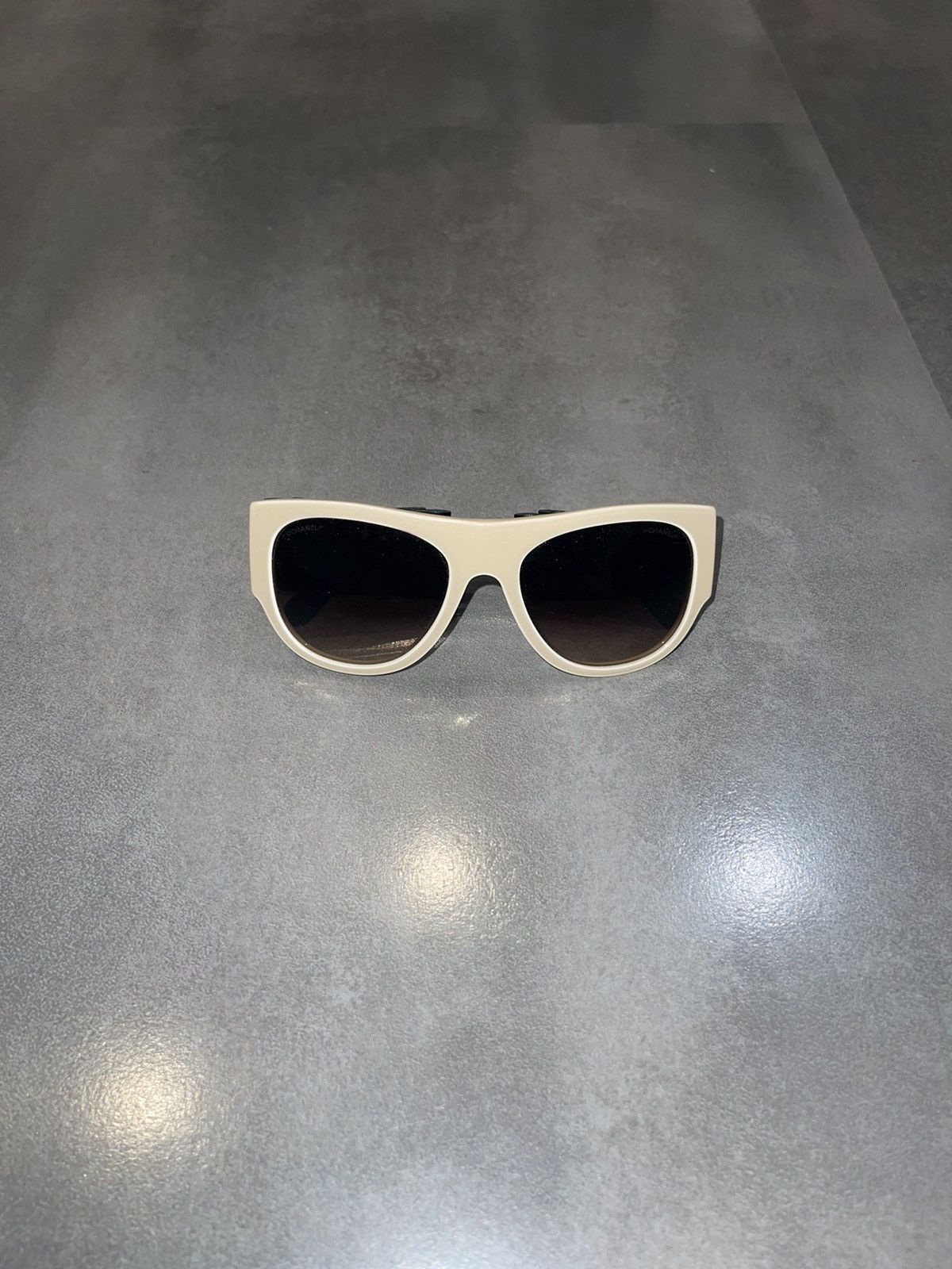 Chanel Chanel 5276-Q C.528/S5 Cream Black Sunglasses Size ONE SIZE - 4 Thumbnail