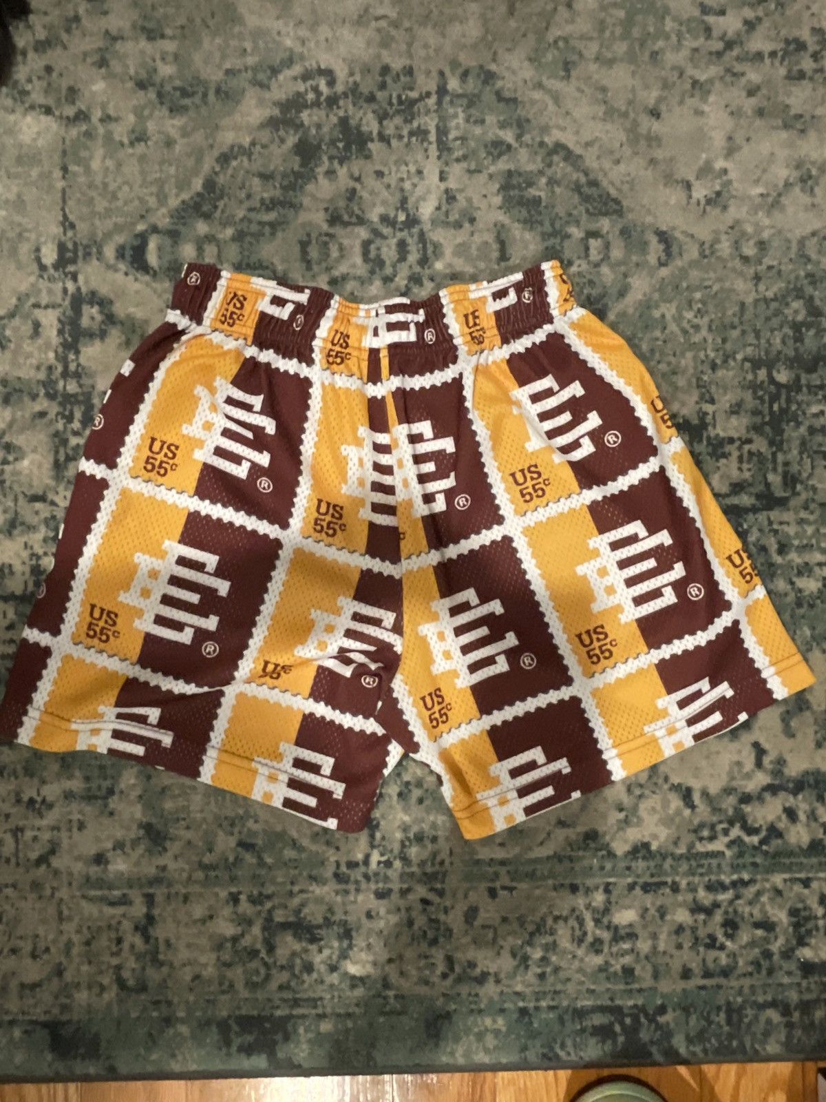 Eric Emanuel Eric Emanuel maroon & yellow USC Stamp Shorts medium Size US 30 / EU 46 - 2 Thumbnail