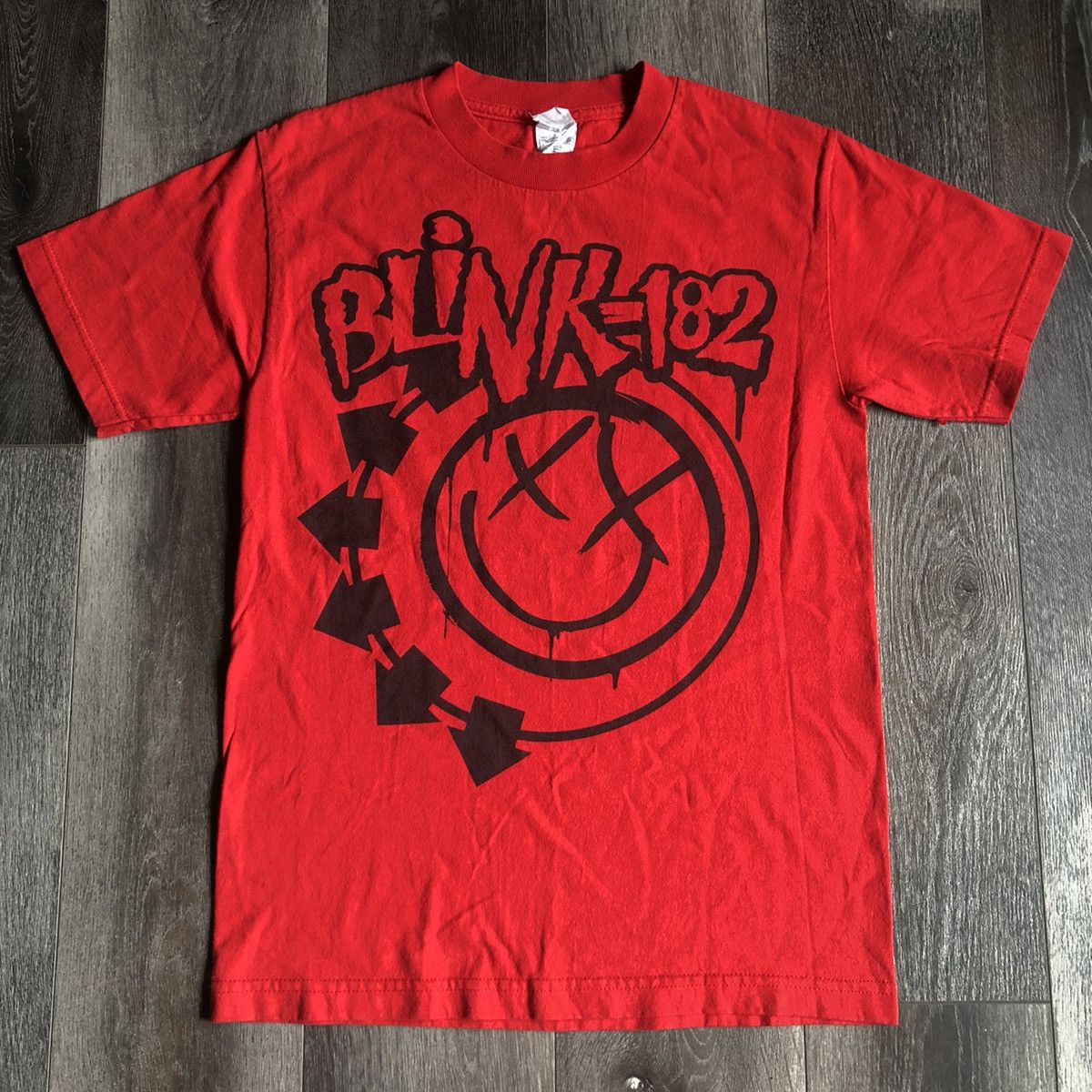 Band Tees Vintage Y2K 2000s Blink 182 Smiley Band Punk Rock Logo Tee Size US S / EU 44-46 / 1 - 1 Thumbnail