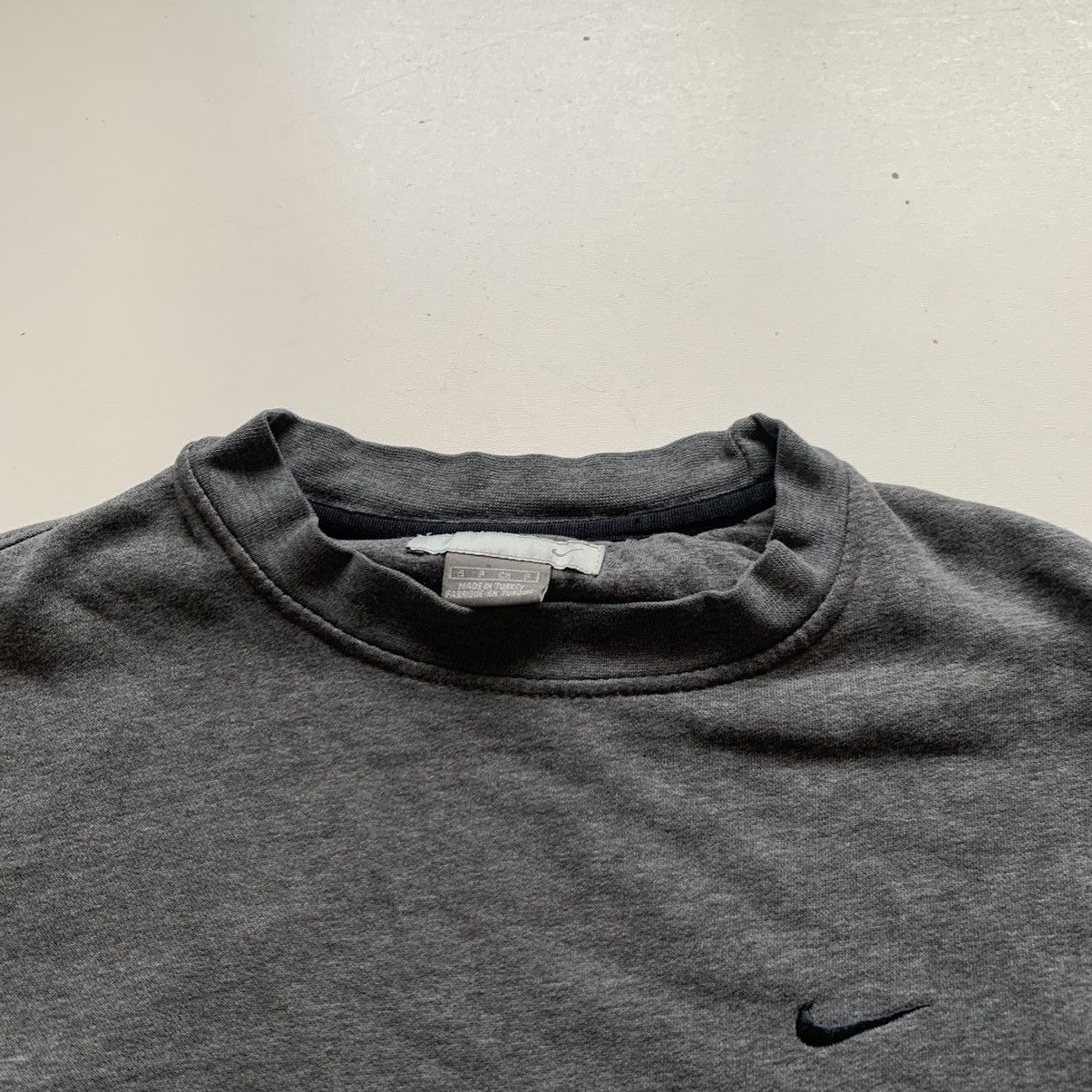 Nike Vintage 2000s Nike Embroidered Swoosh Crewneck Small Rare Size US S / EU 44-46 / 1 - 2 Thumbnail