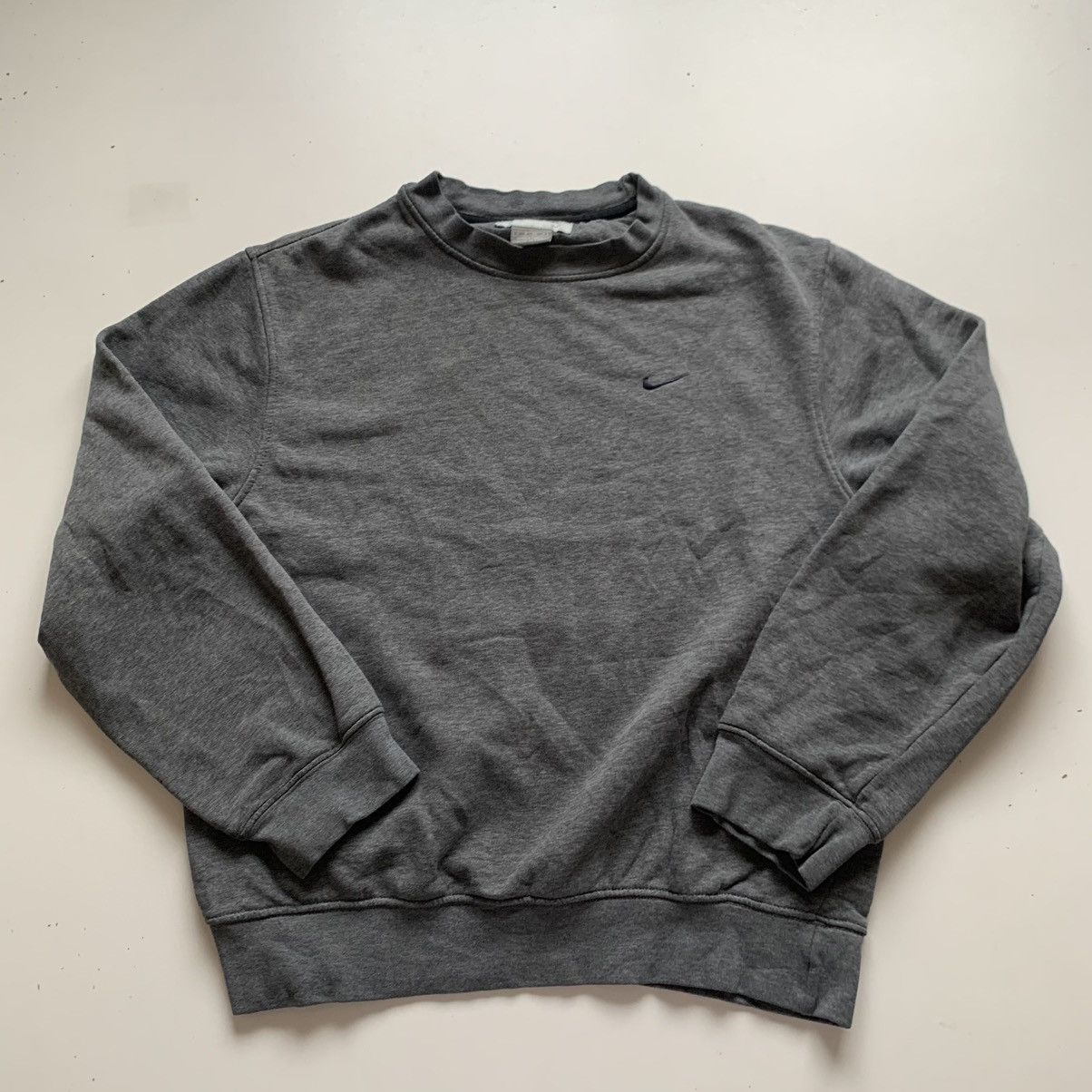 Nike Vintage 2000s Nike Embroidered Swoosh Crewneck Small Rare Size US S / EU 44-46 / 1 - 1 Thumbnail