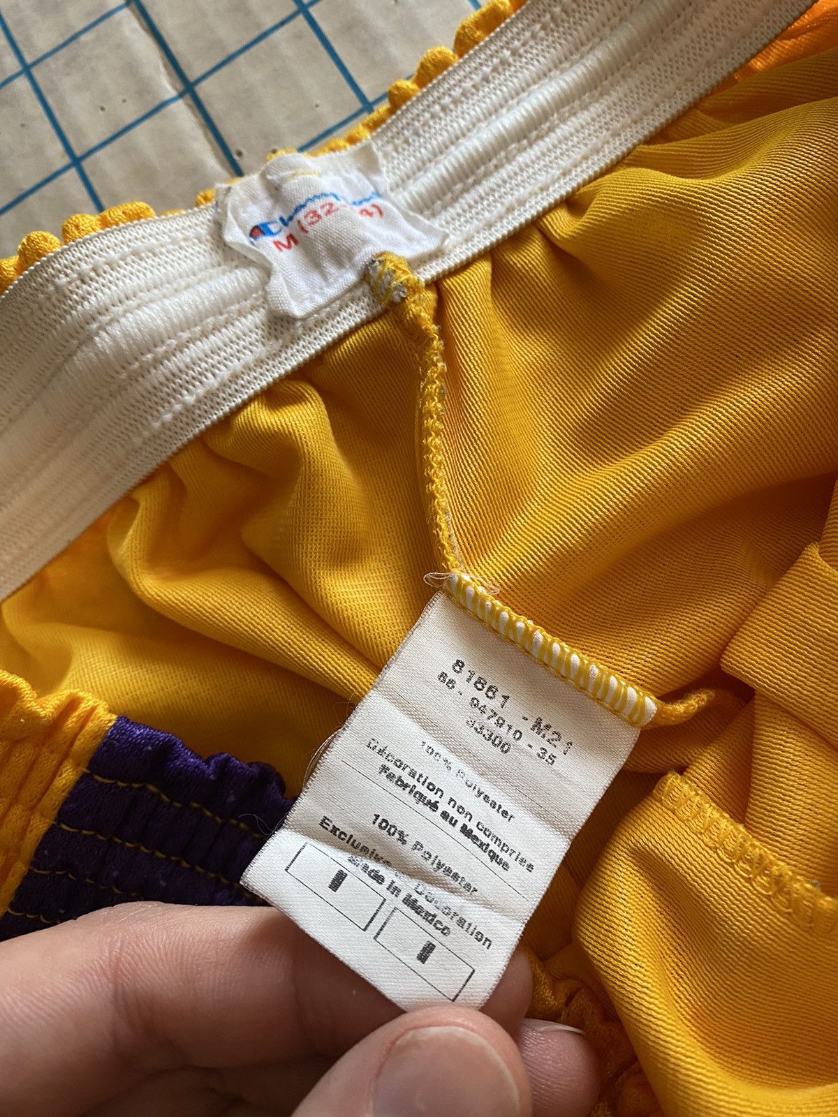 Champion × NBA × Vintage Vintage Champion LA Lakers Basketball Shorts Fits 32-33 Size US 32 / EU 48 - 5 Thumbnail