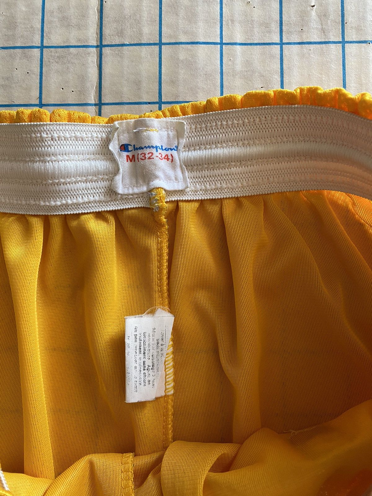 Champion × NBA × Vintage Vintage Champion LA Lakers Basketball Shorts Fits 32-33 Size US 32 / EU 48 - 4 Thumbnail