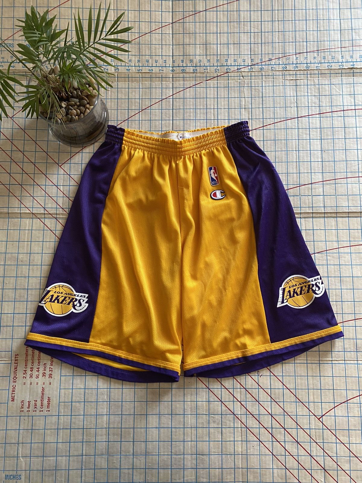 Champion × NBA × Vintage Vintage Champion LA Lakers Basketball Shorts Fits 32-33 Size US 32 / EU 48 - 1 Thumbnail
