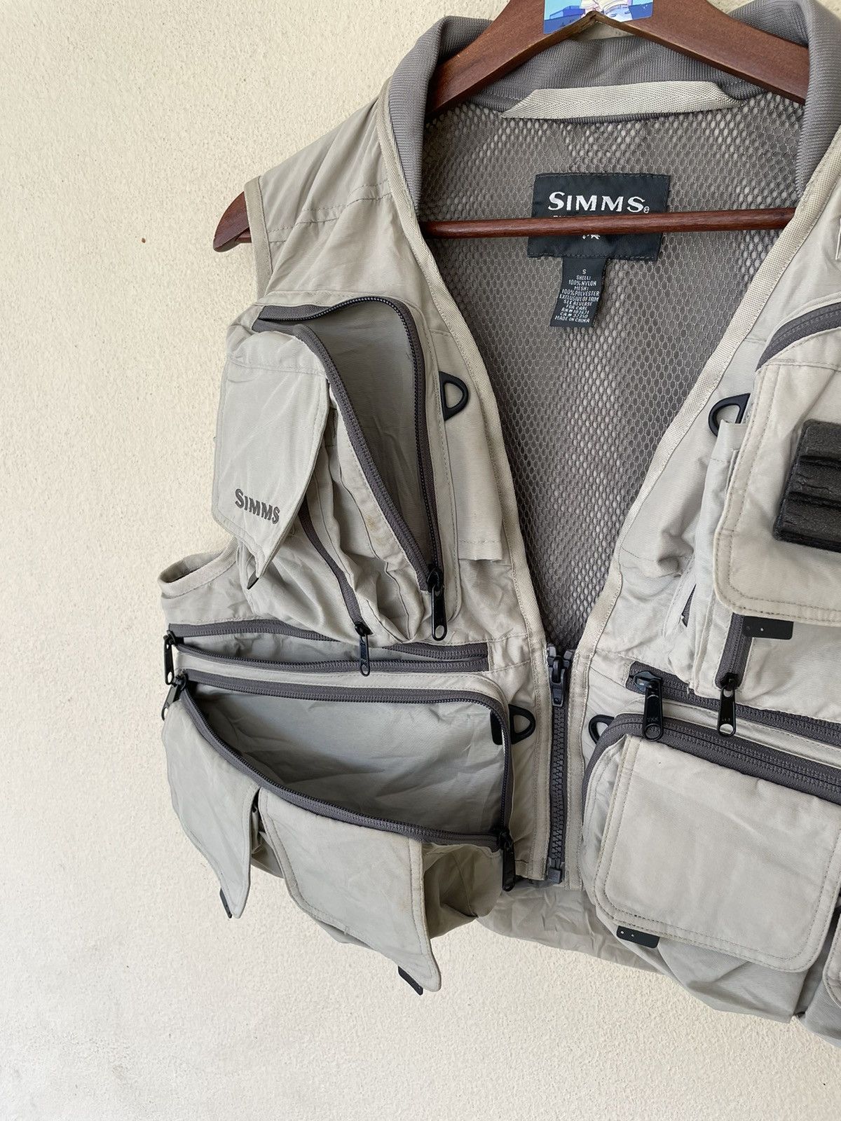 Other SIMMS FISHING PRODUCTS FLY VEST Size US S / EU 44-46 / 1 - 7 Thumbnail