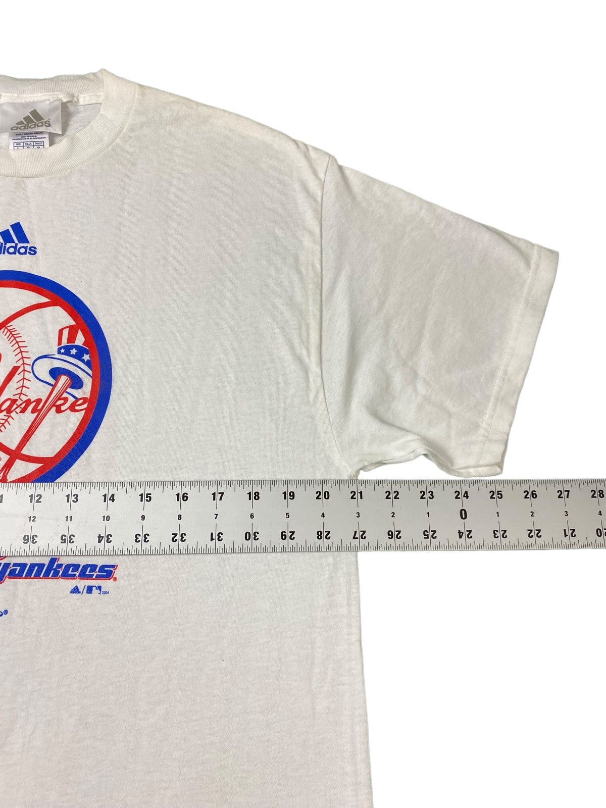 New York Yankees Vintage 00s New York Yankees Graphic T Shirt Size US L / EU 52-54 / 3 - 5 Thumbnail