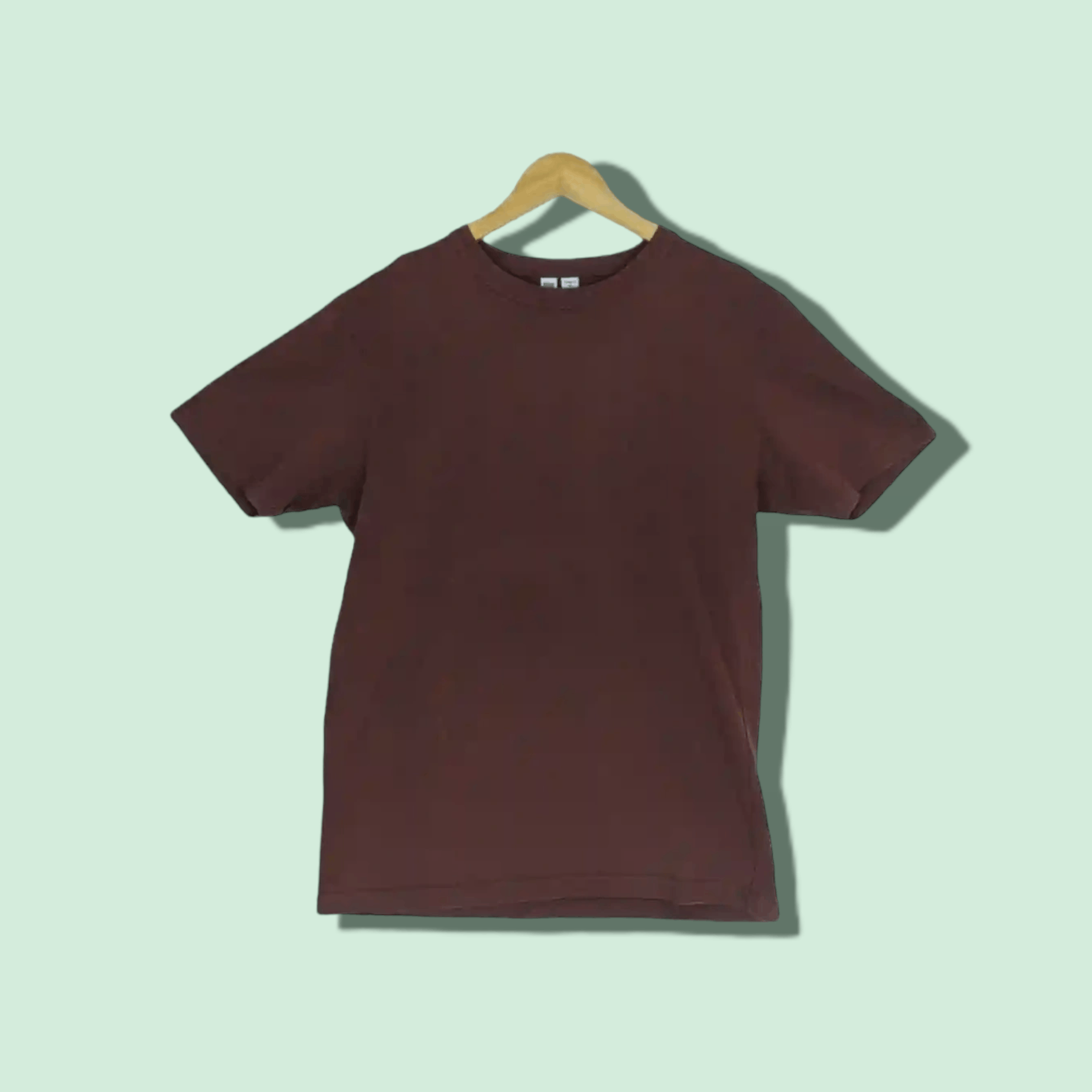 Uniqlo UNIQLO U Red Plain T-Shirt Size US M / EU 48-50 / 2 - 1 Thumbnail