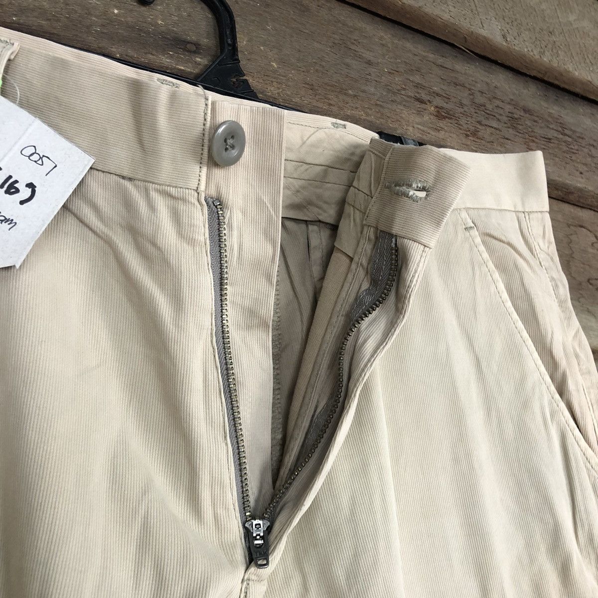 Japanese Brand Uniqlo Cream Multipocket Cargo Pants #3307 Size US 33 - 9 Thumbnail