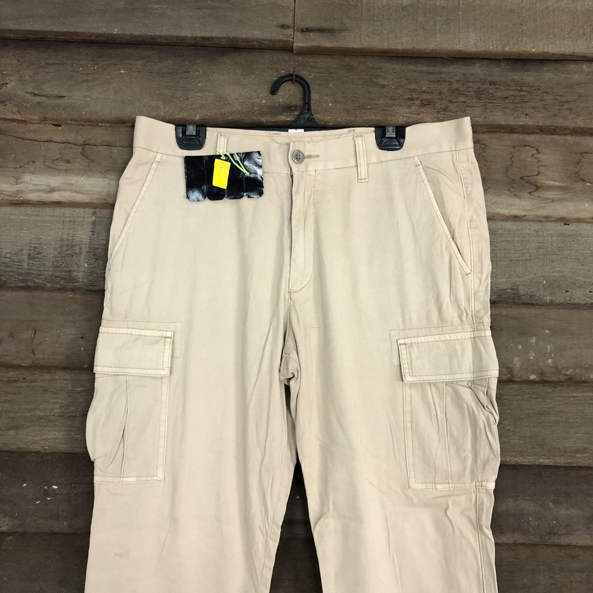 Japanese Brand Uniqlo Cream Multipocket Cargo Pants #3307 Size US 33 - 2 Thumbnail