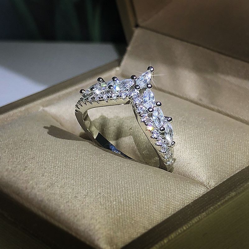 Jewelry Luxury V-shaped Zircon Ring Size ONE SIZE - 3 Thumbnail