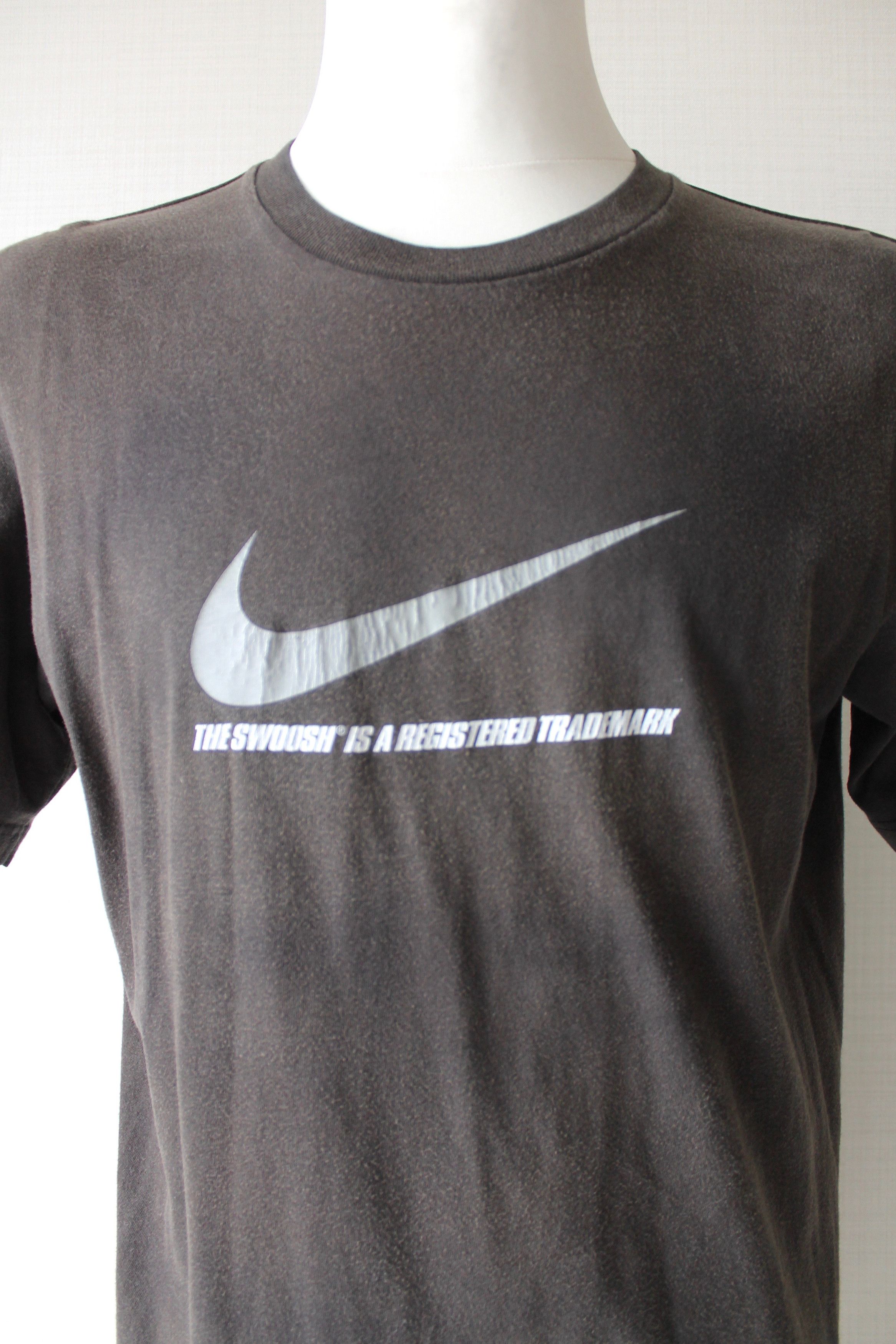Nike NIKE Big Swoosh Vintage Sun Faded t-shirt TRASHED Size US L / EU 52-54 / 3 - 3 Thumbnail