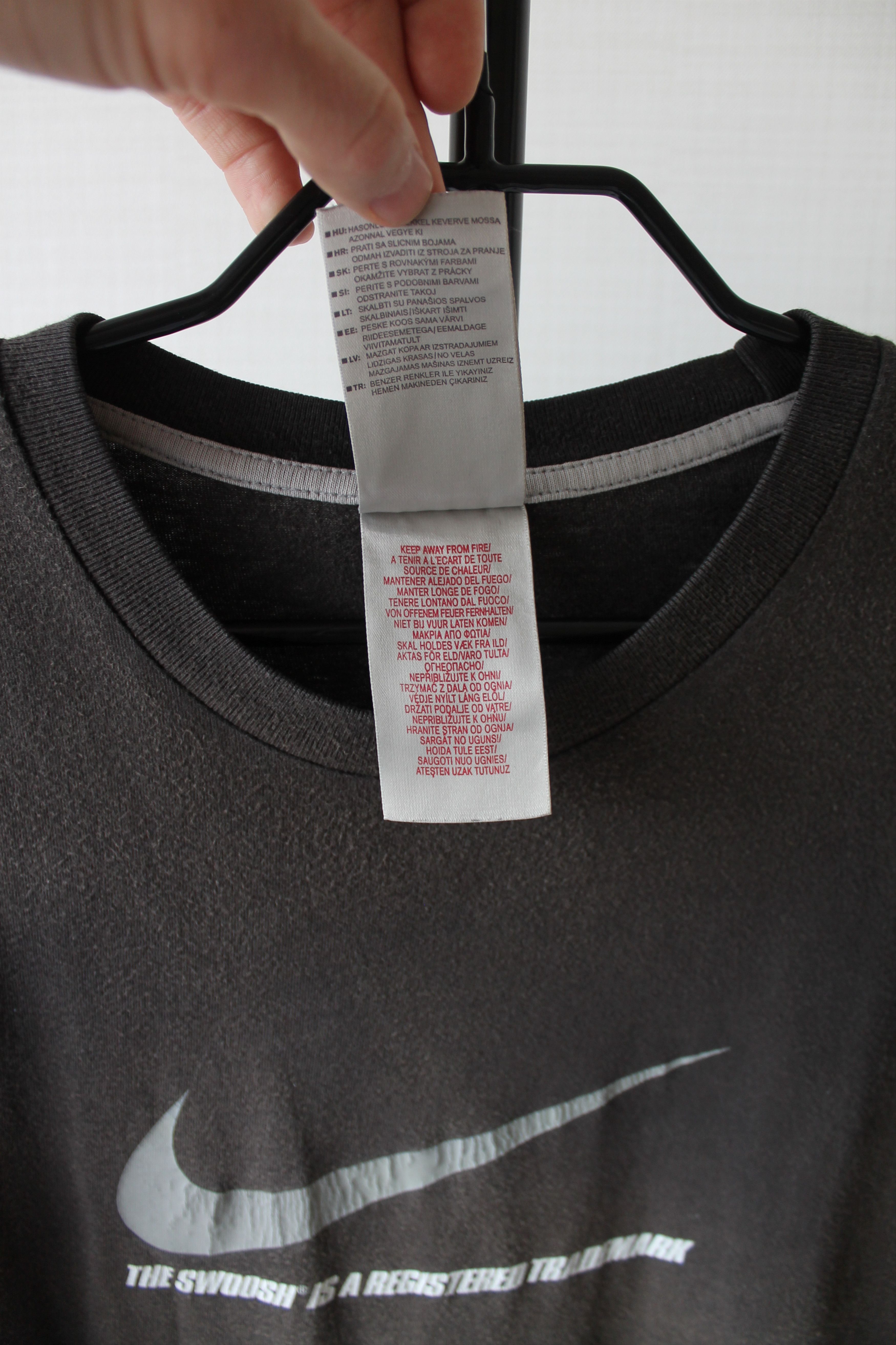 Nike NIKE Big Swoosh Vintage Sun Faded t-shirt TRASHED Size US L / EU 52-54 / 3 - 8 Thumbnail