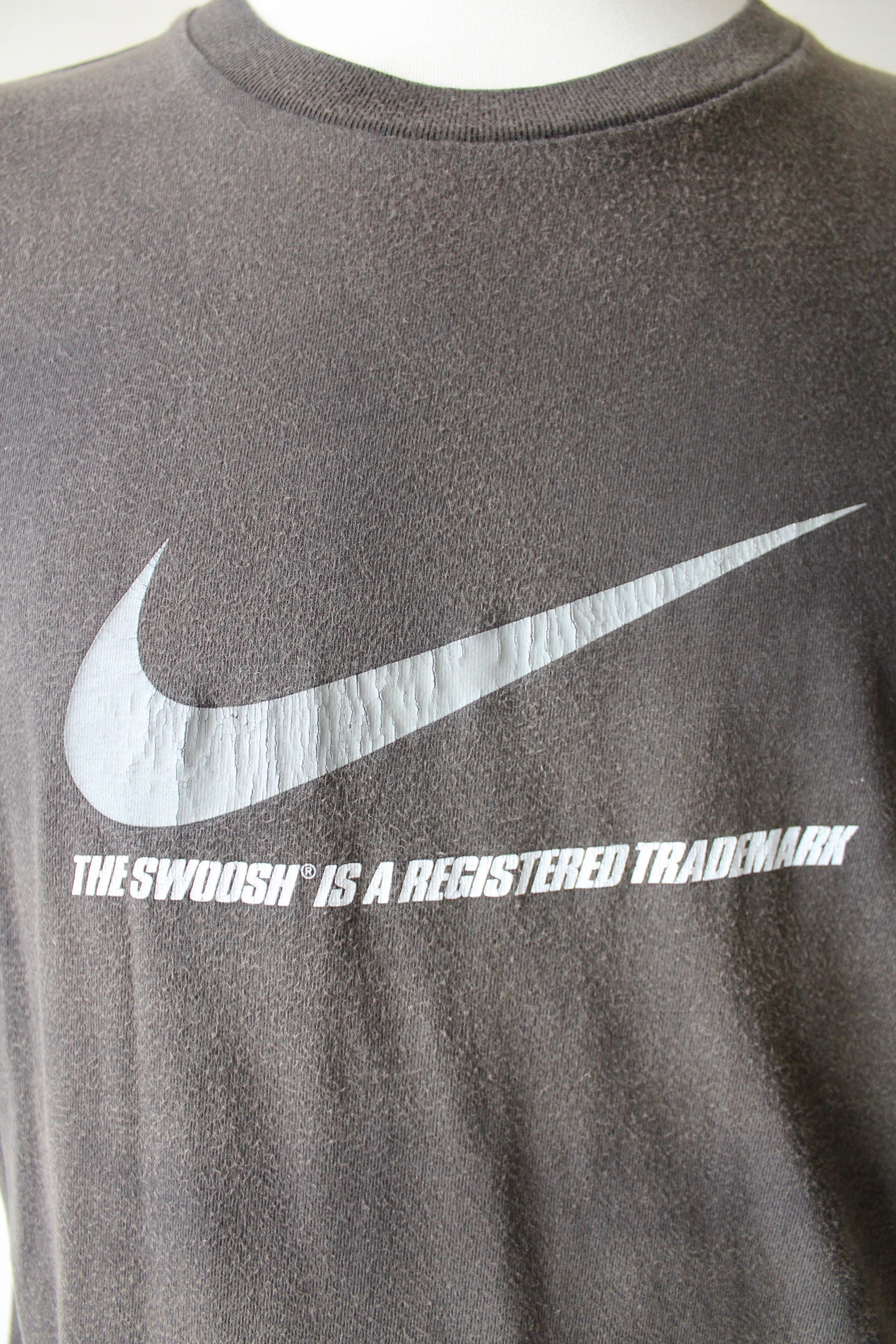 Nike NIKE Big Swoosh Vintage Sun Faded t-shirt TRASHED Size US L / EU 52-54 / 3 - 4 Thumbnail