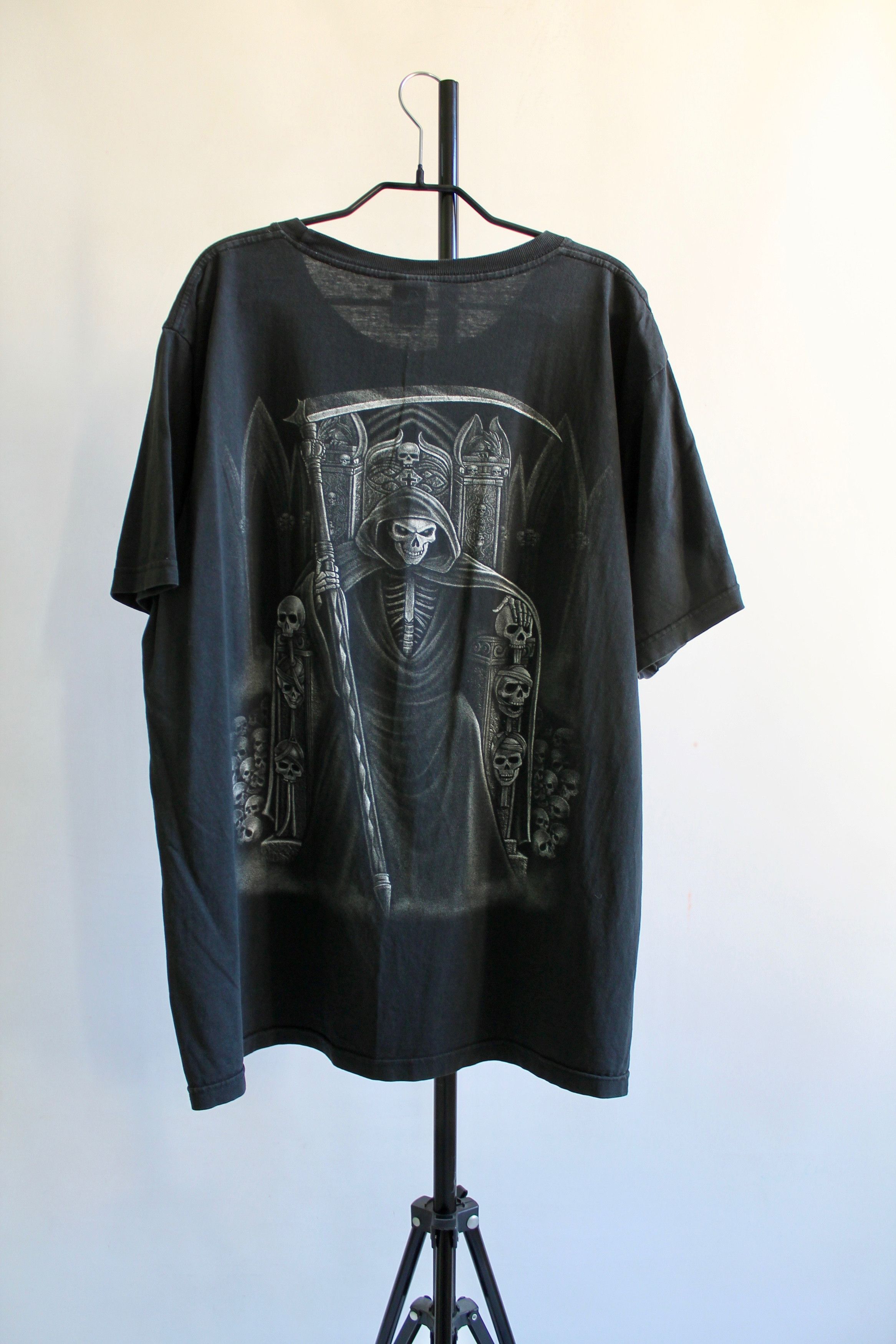 Vintage VINTAGE Rockvolutin Skulls t Shirt streetwear death Size US XL / EU 56 / 4 - 6 Thumbnail
