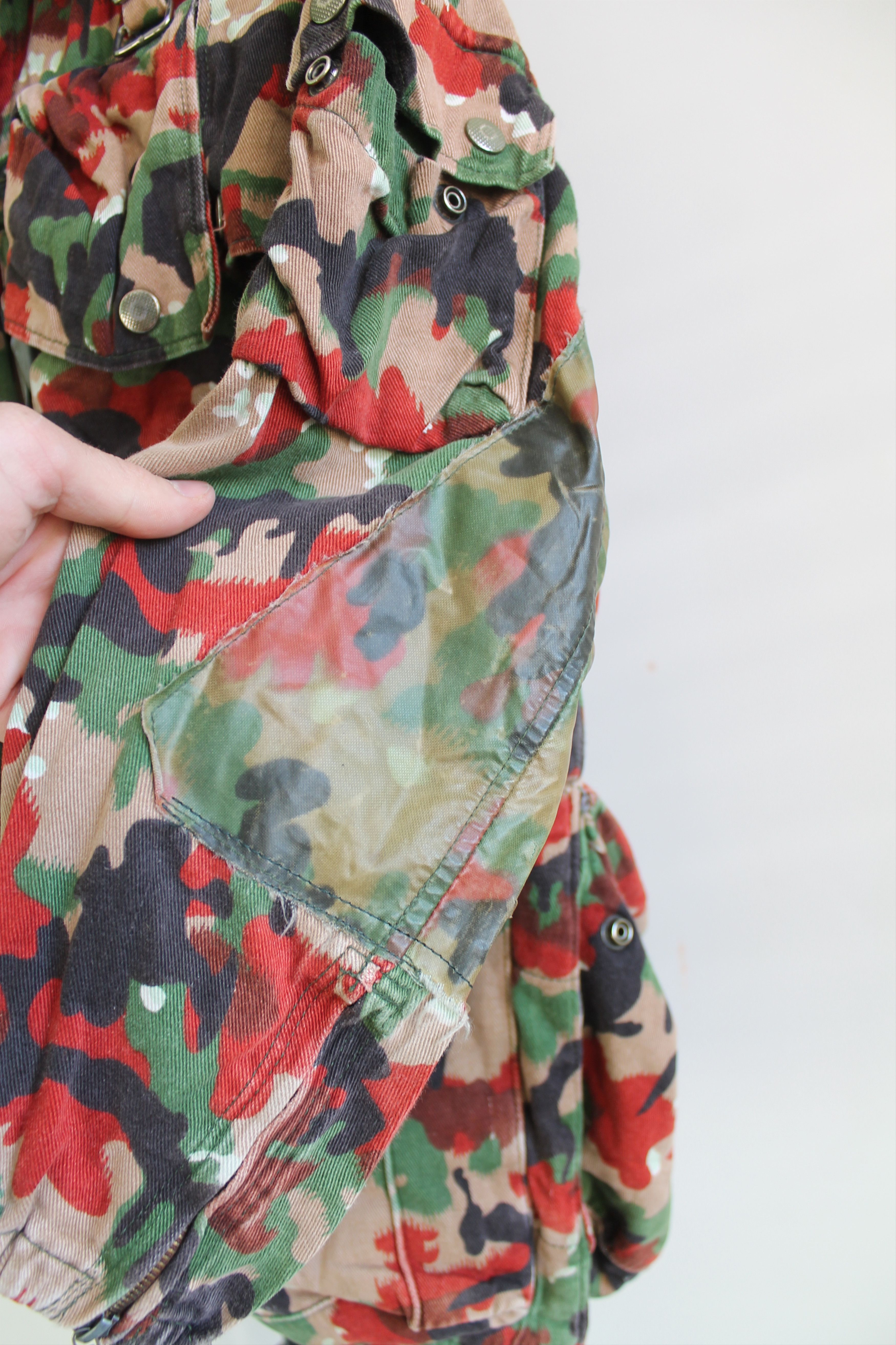 Vintage 70's - 80's Swiss Military Multi Pocket Camo Jacket Hooded Size US M / EU 48-50 / 2 - 7 Thumbnail