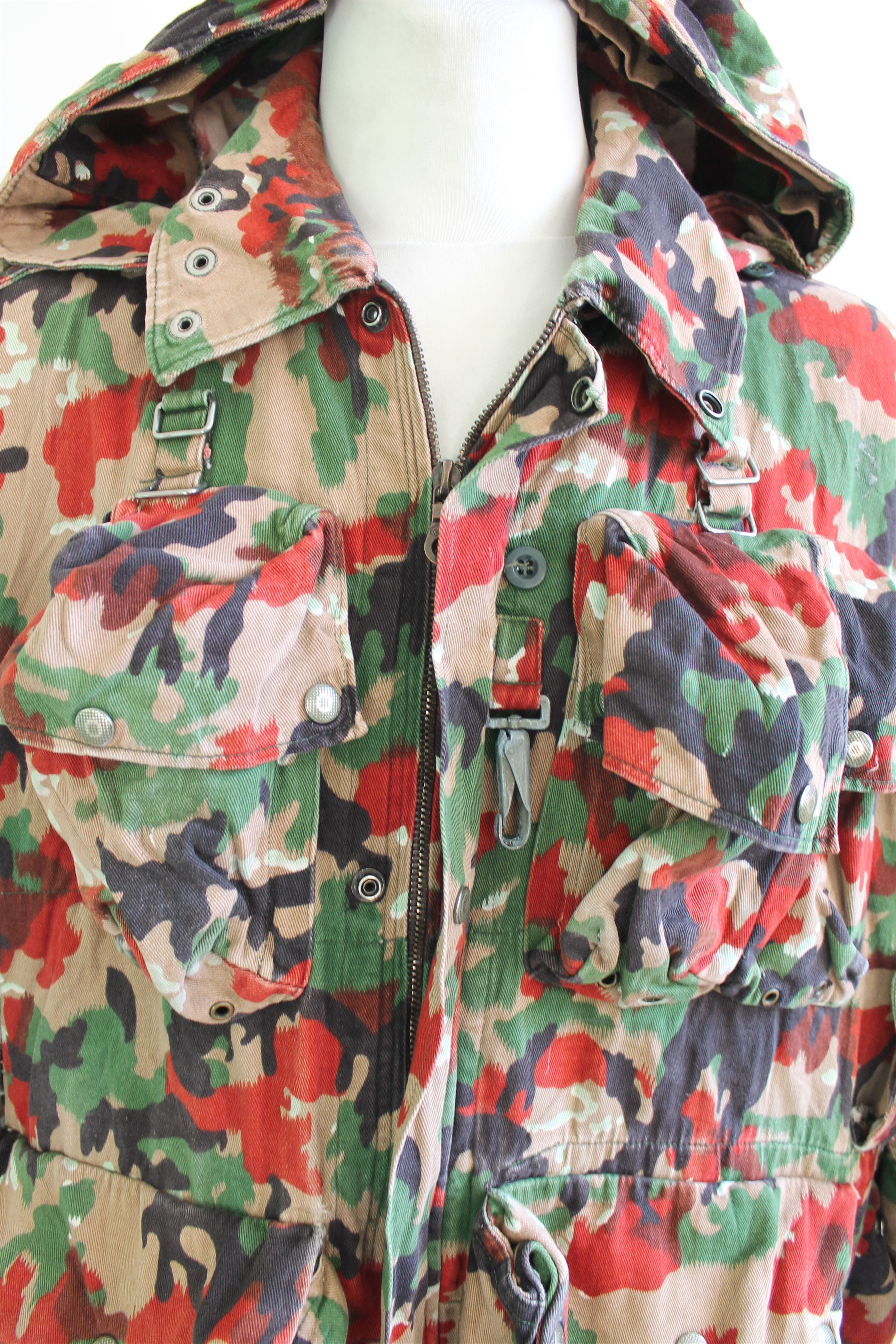 Vintage 70's - 80's Swiss Military Multi Pocket Camo Jacket Hooded Size US M / EU 48-50 / 2 - 3 Thumbnail