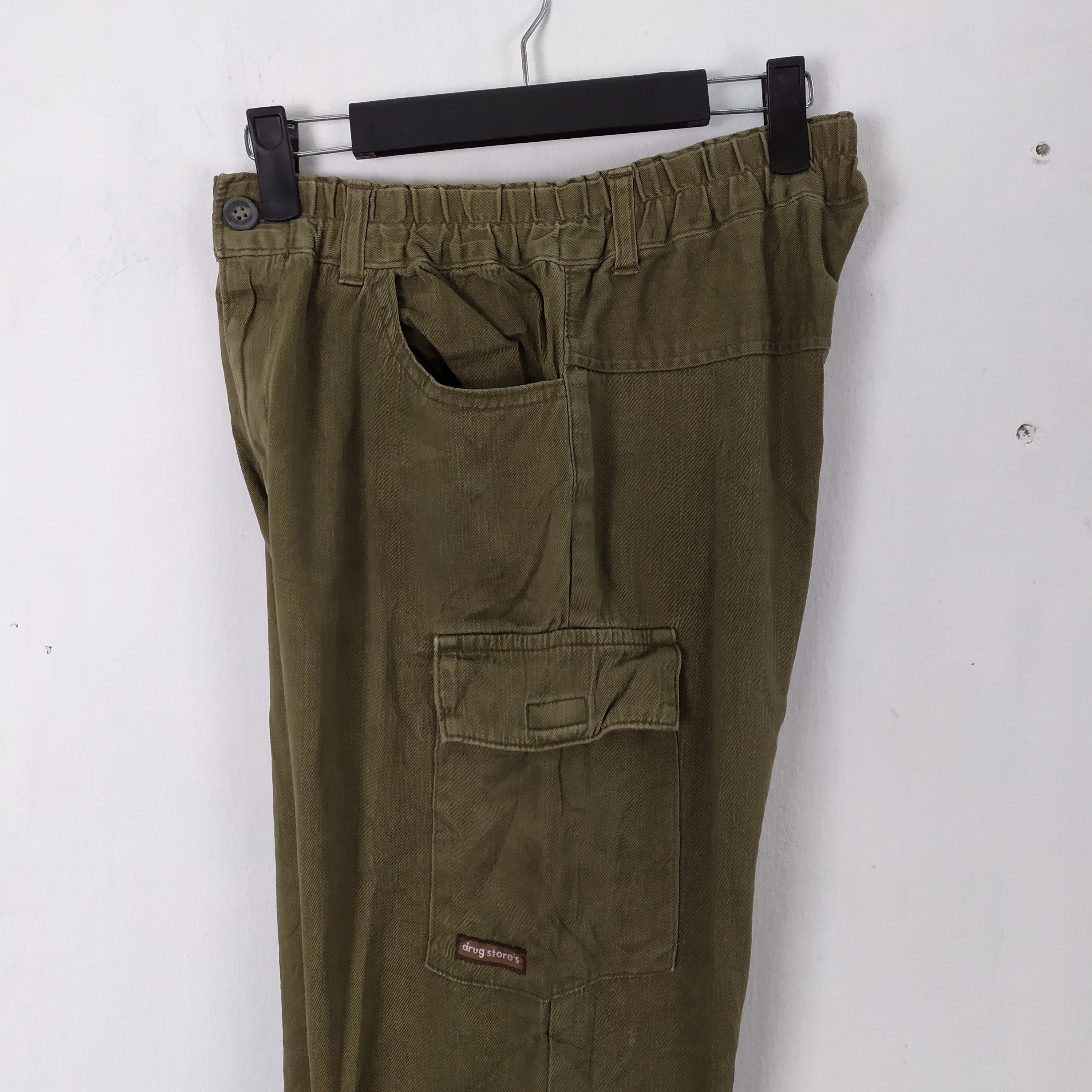 Japanese Brand × Vintage Drug store's Faded Cropped Cargo Pants Size US 26 / EU 42 - 2 Thumbnail