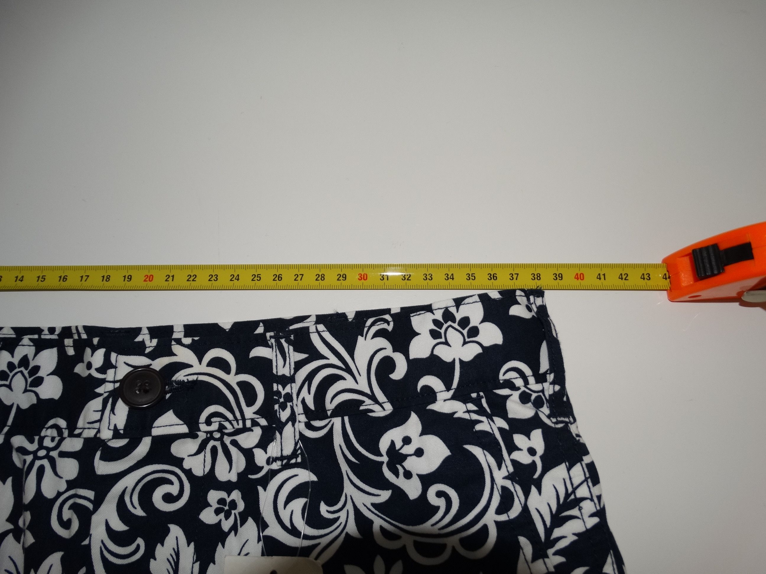 Japanese Brand × Uniqlo F13 GU uniqlo brand japan hawaiian baroque floral flowers Size US 31 - 9 Thumbnail