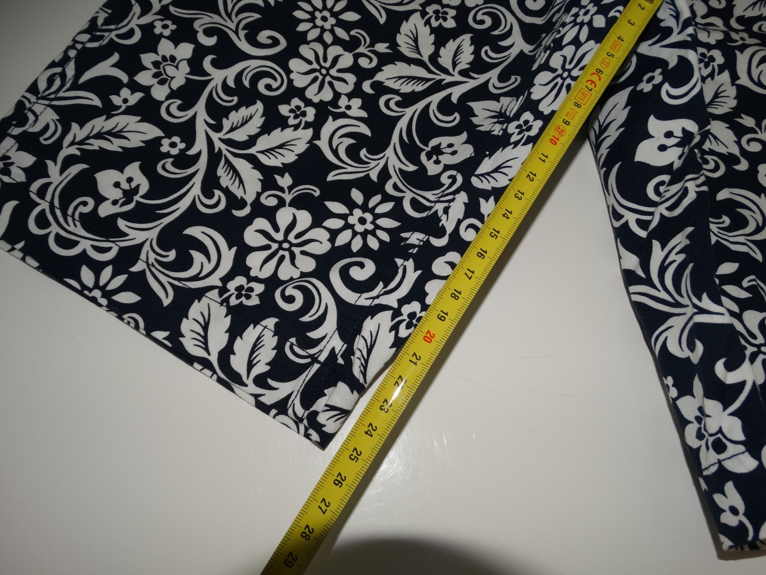 Japanese Brand × Uniqlo F13 GU uniqlo brand japan hawaiian baroque floral flowers Size US 31 - 7 Thumbnail