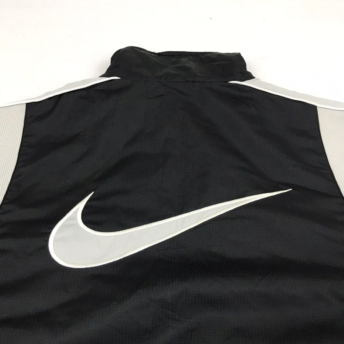 Nike × Vintage Vintage Nike Big Swoosh Zipper Jacket Size US L / EU 52-54 / 3 - 3 Thumbnail
