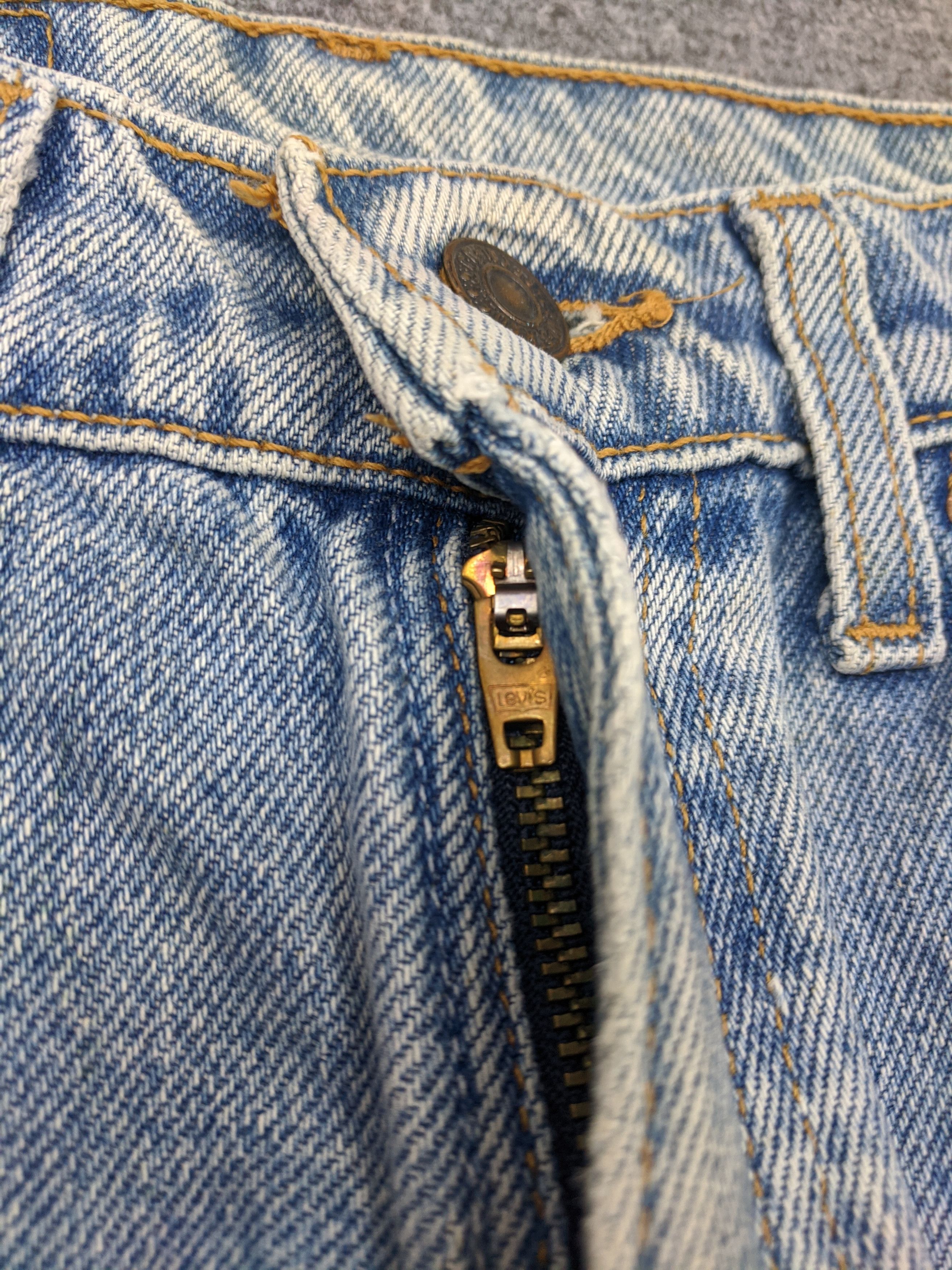 Levi's Vintage 90s Levis 550 Faded Blue Jeans DP0625 Size US 26 / EU 42 - 12 Thumbnail