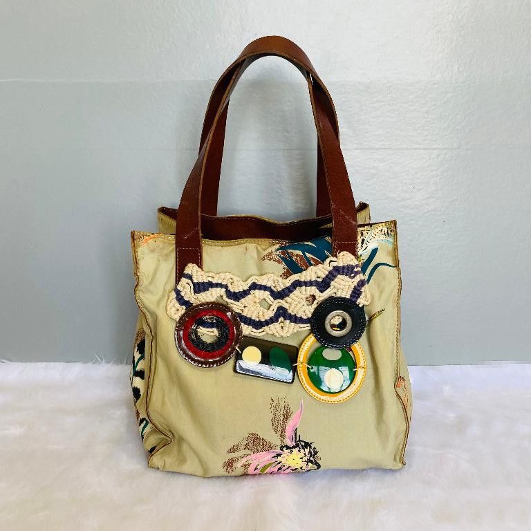 Pre-owned Marni Beige Resin Applique Tote Bag