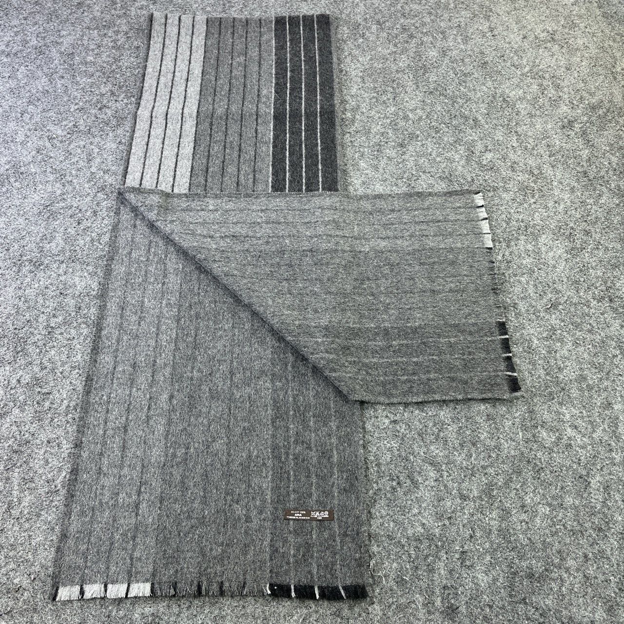 Calvin Klein Calvin Klein Scarf / Muffler / Neckwear T590 Size ONE SIZE - 4 Thumbnail