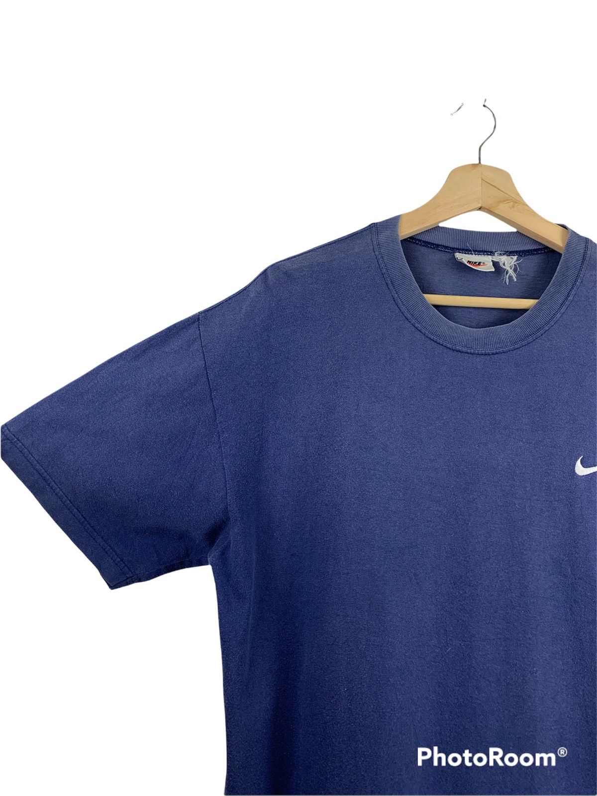 Vintage Nike small embroidery logo t-shirt