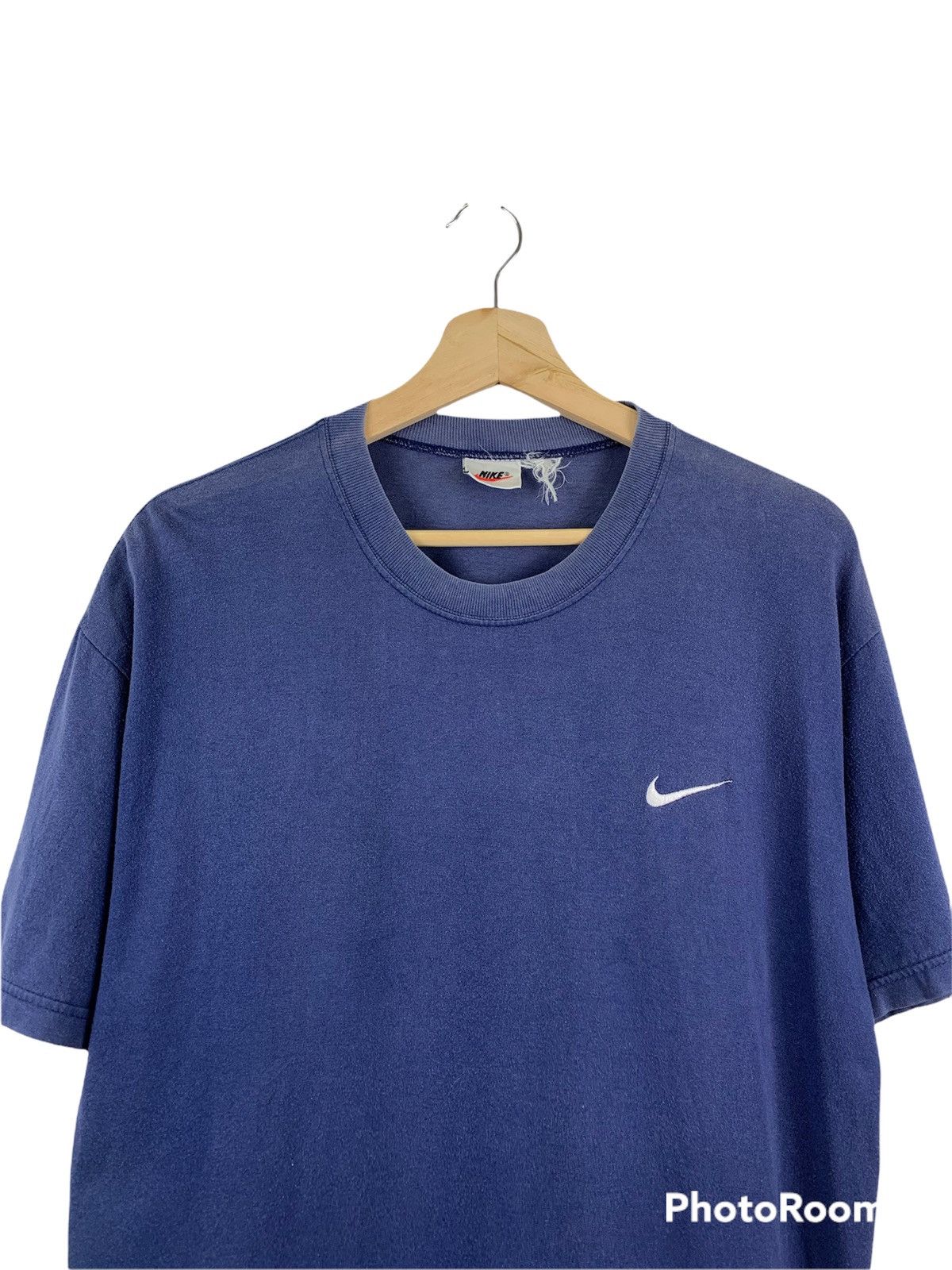 Vintage Nike small embroidery logo t-shirt