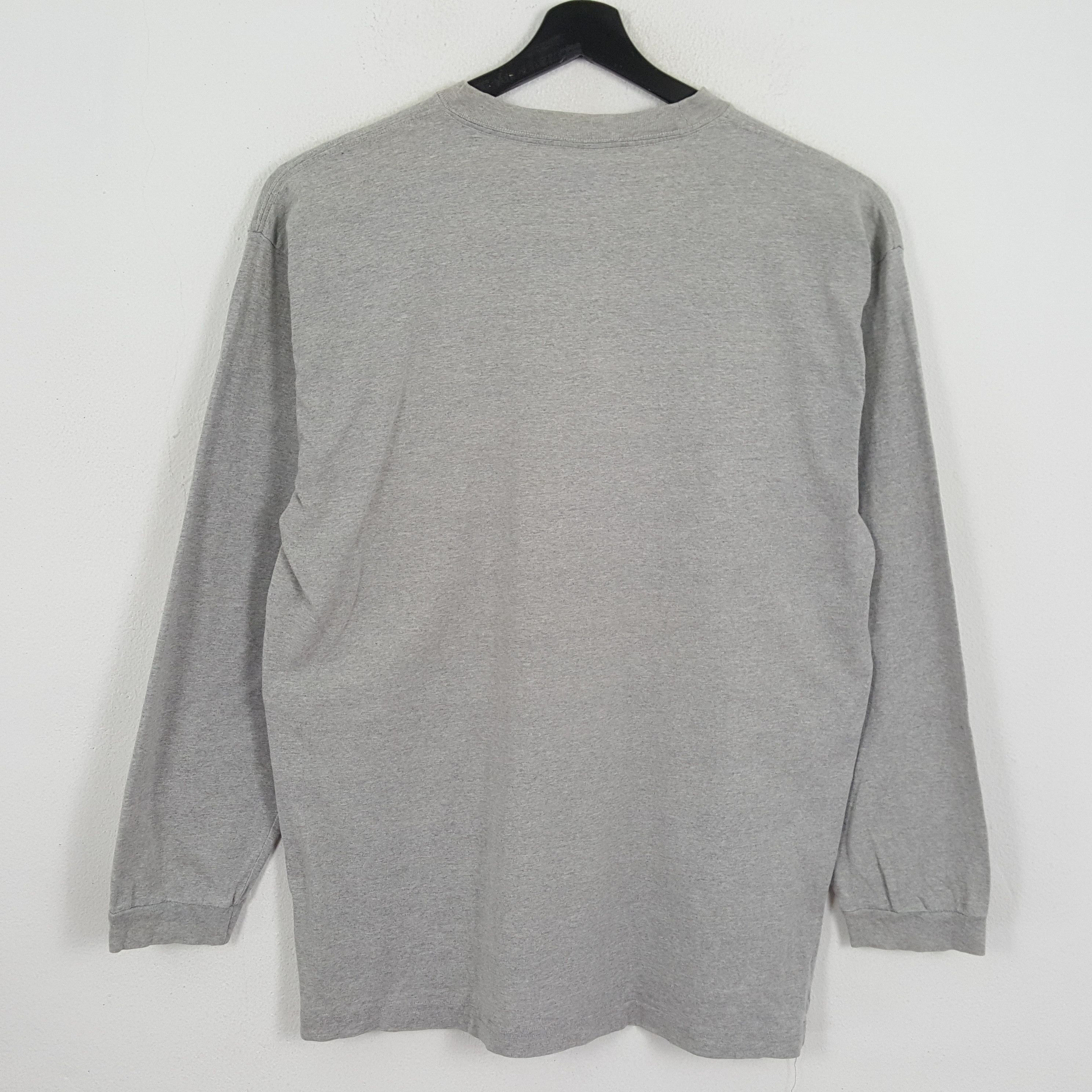 Nike NIKE Streetwear Style Center Logo Design Vintage Tshirt Size US L / EU 52-54 / 3 - 3 Thumbnail