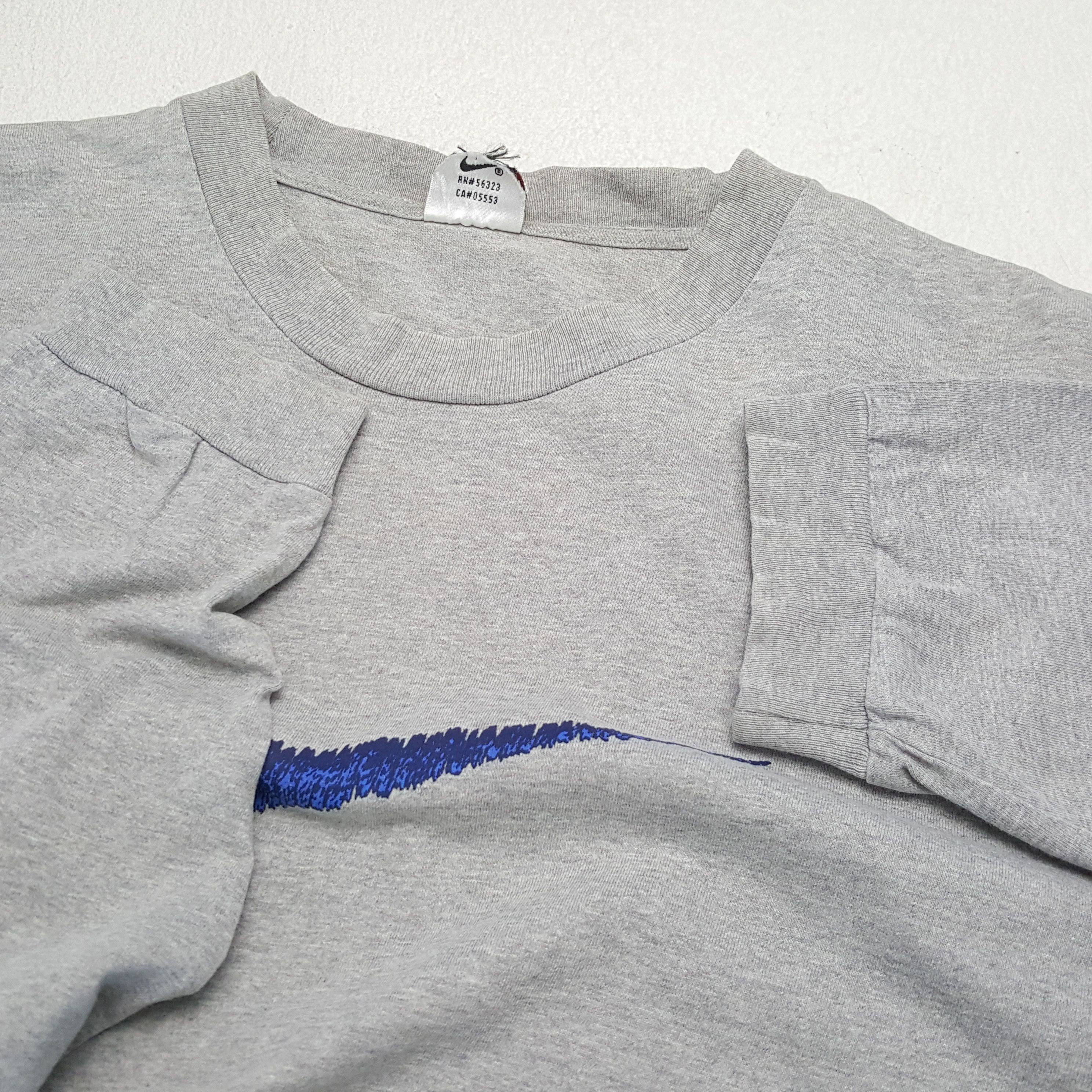 Nike NIKE Streetwear Style Center Logo Design Vintage Tshirt Size US L / EU 52-54 / 3 - 7 Thumbnail