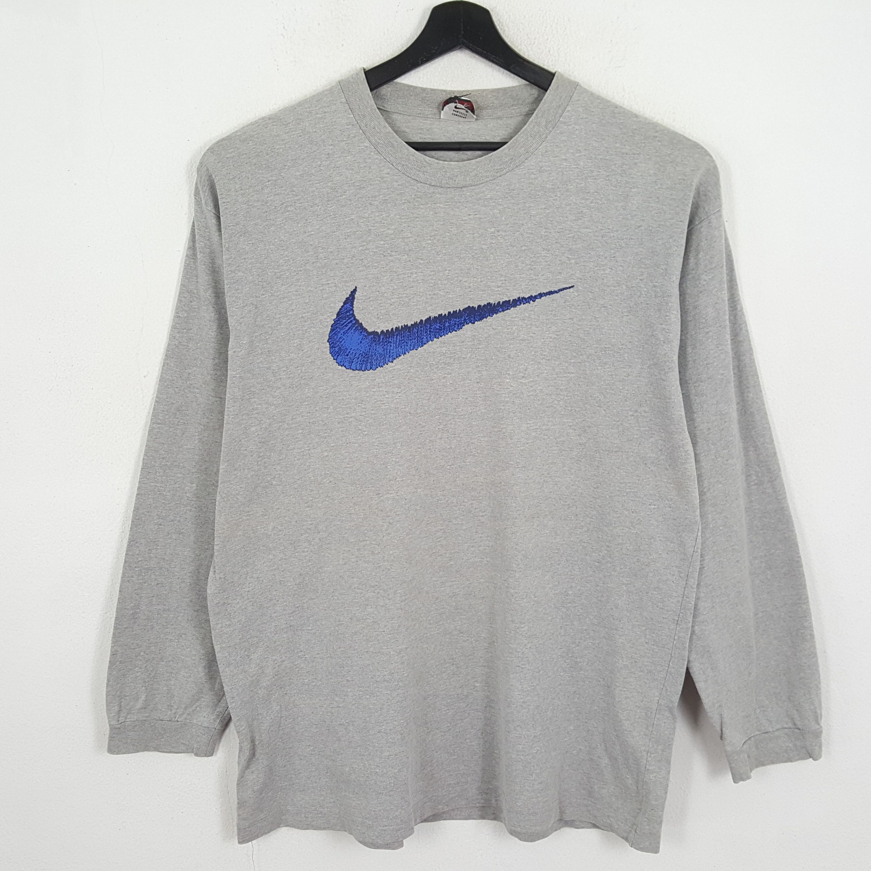 Nike NIKE Streetwear Style Center Logo Design Vintage Tshirt Size US L / EU 52-54 / 3 - 1 Thumbnail