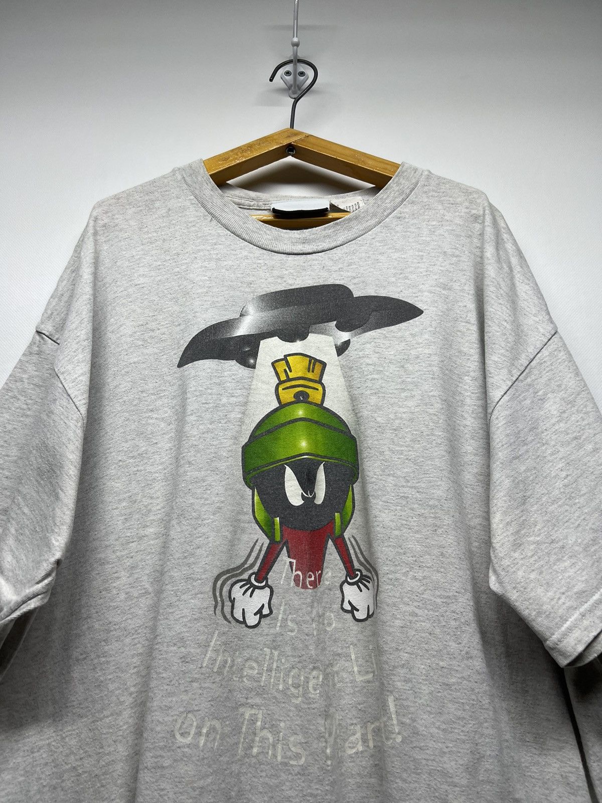 Vintage Vintage 1997 Y2k Marvin The Martian Big Logo T-Shirt 90s USA Size US XL / EU 56 / 4 - 1 Thumbnail