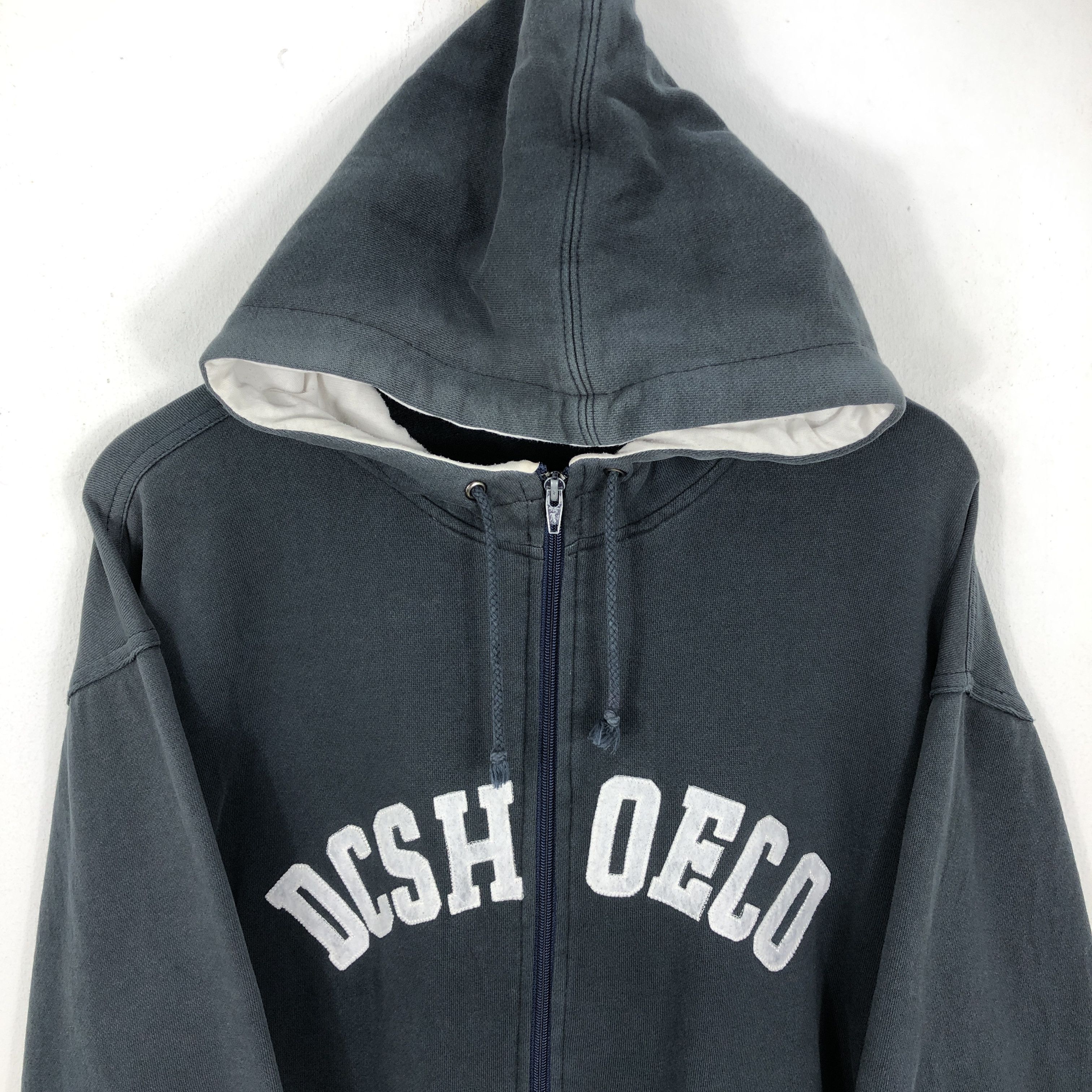 Vintage Vintage DC Shoe USA Hoodie Zipper Size US M / EU 48-50 / 2 - 3 Thumbnail