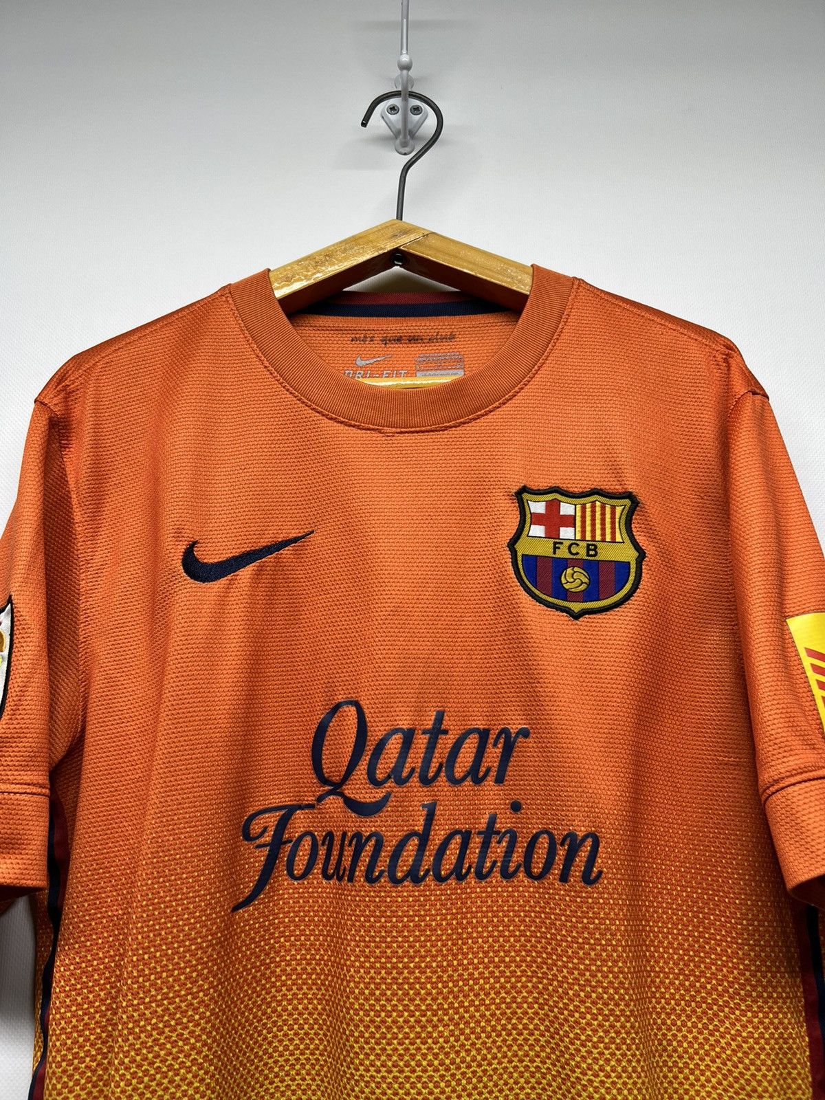 Nike 2012-2013 Nike Barcelona Qatar Foundation Away Kit Jersey Size US S / EU 44-46 / 1 - 2 Thumbnail