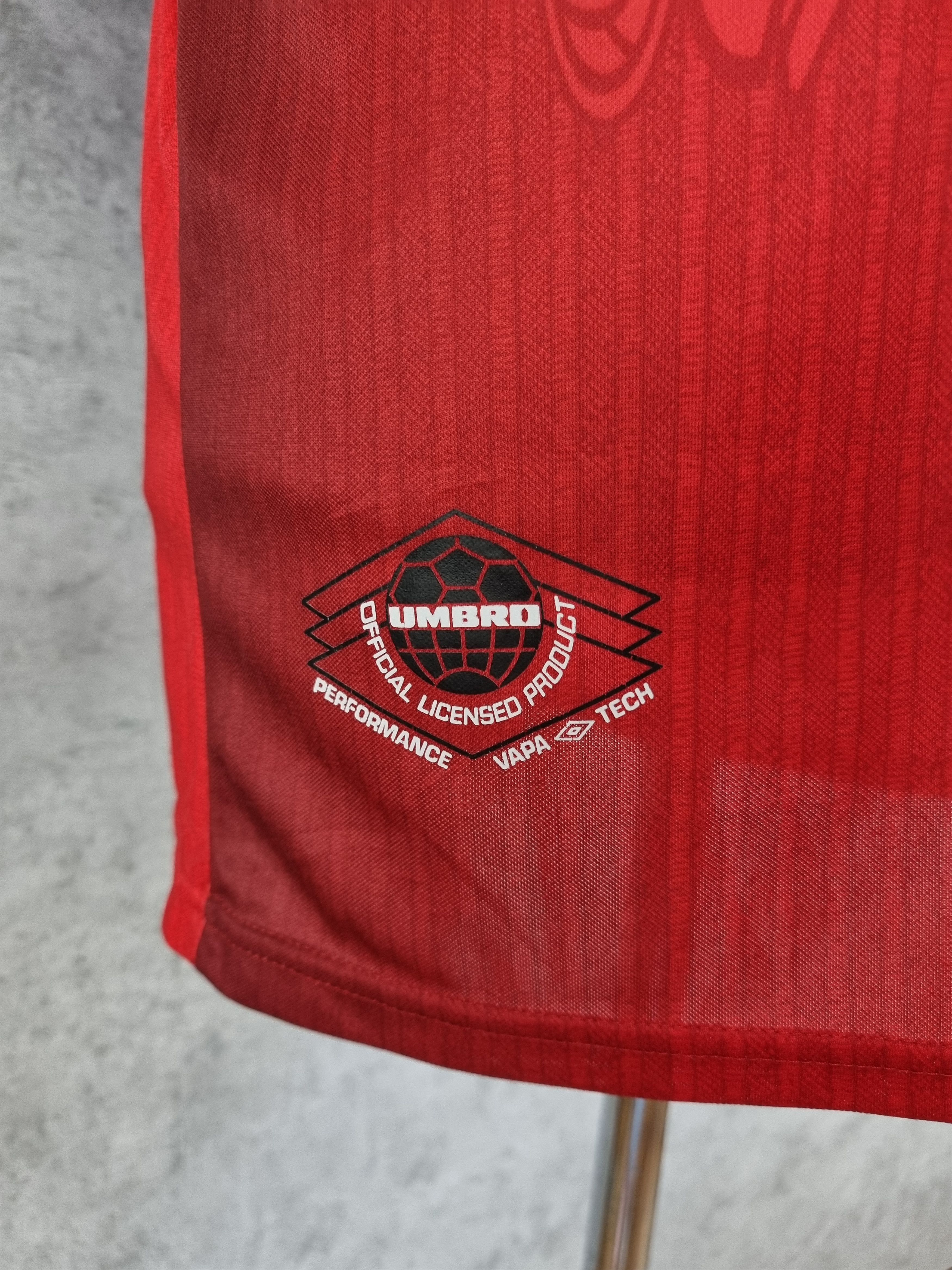Umbro 90s Rare Manchester United Jersey Vintage UMBRO Size US L / EU 52-54 / 3 - 11 Thumbnail