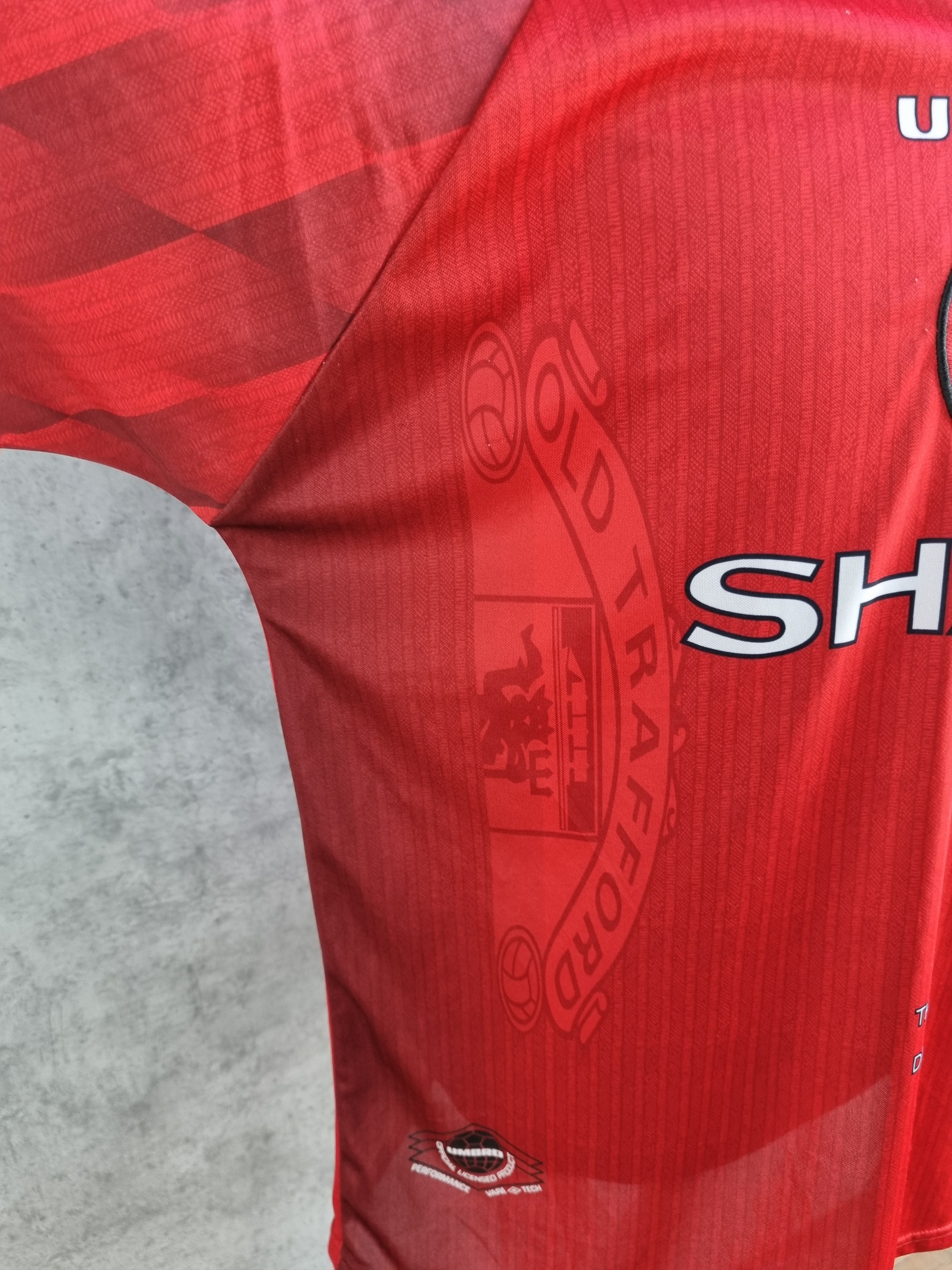 Umbro 90s Rare Manchester United Jersey Vintage UMBRO Size US L / EU 52-54 / 3 - 13 Thumbnail