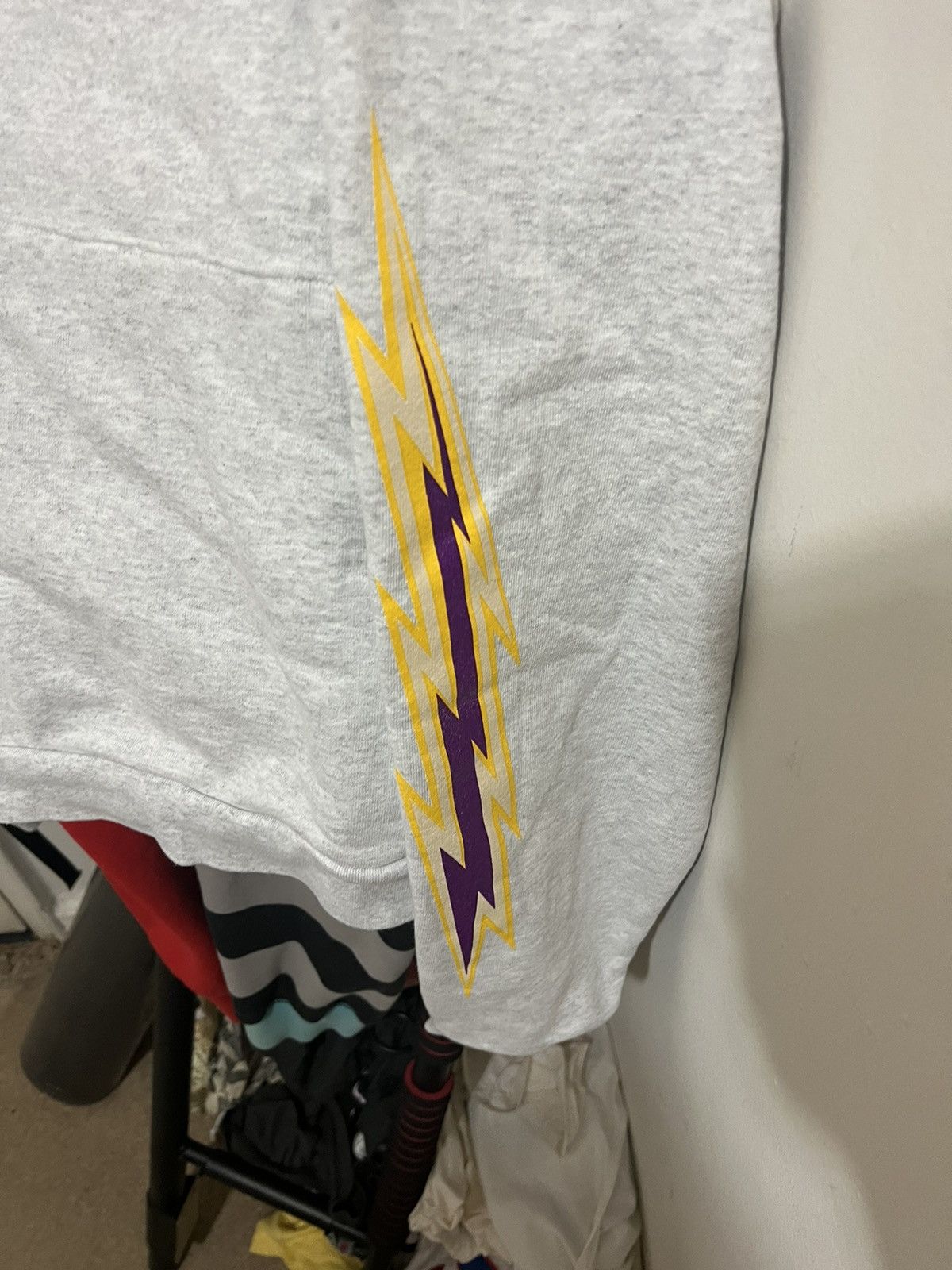 Eric Emanuel Eric Emanuel grey with purple & yellow bolt hoodie Size US XL / EU 56 / 4 - 4 Thumbnail