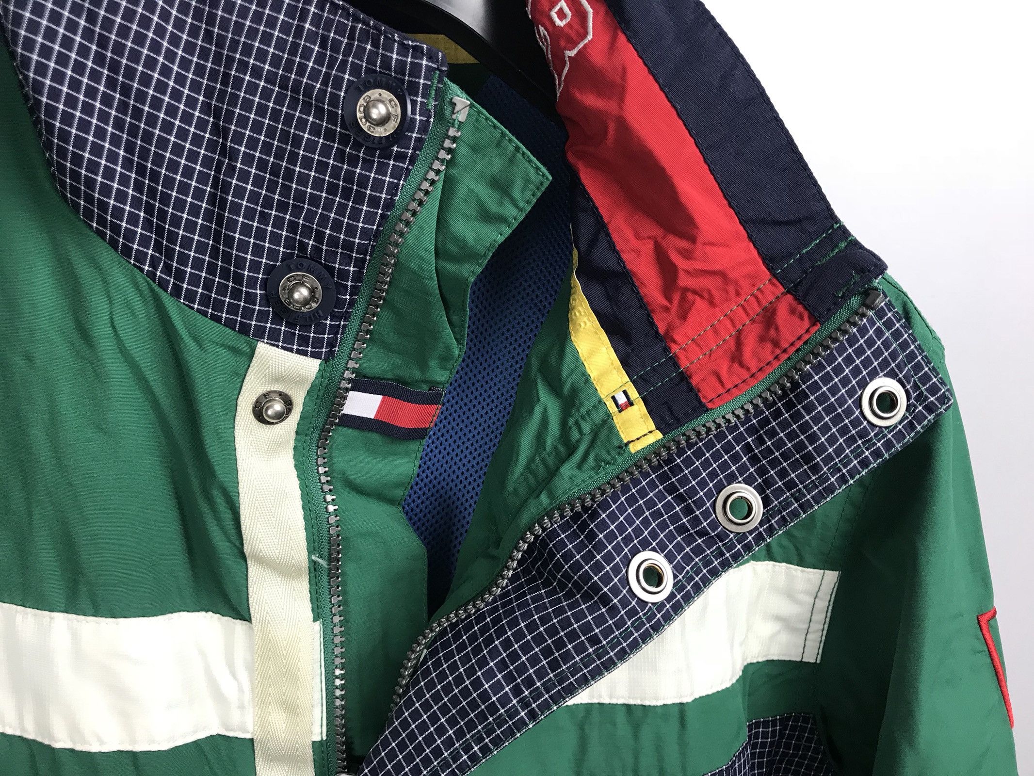 Tommy Hilfiger Tommy Hilfiger Vintage Logo Nylon Green Blue Jacket L OU027 Size US L / EU 52-54 / 3 - 6 Thumbnail