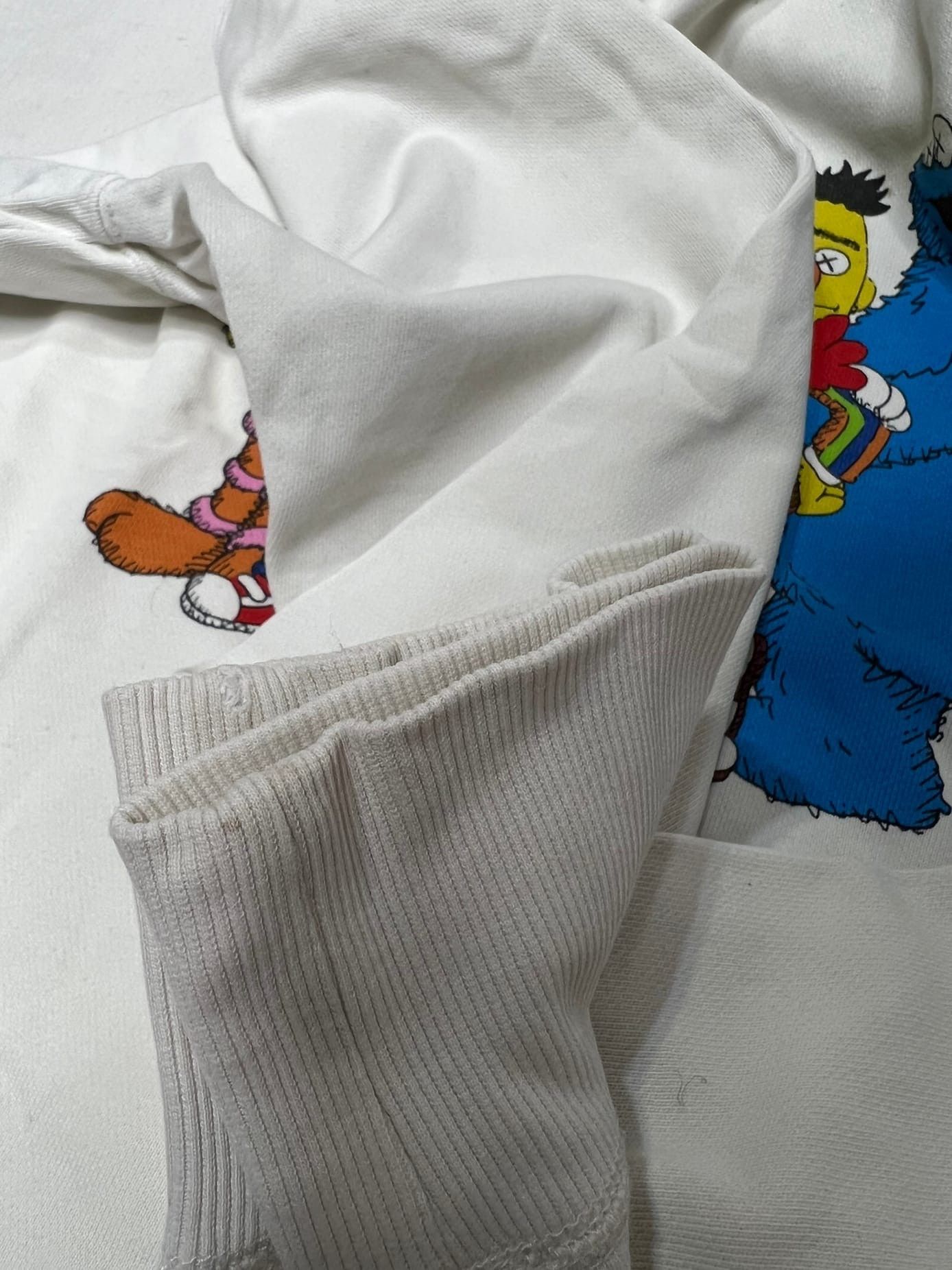 Kaws × Uniqlo KAWS x Uniqlo x Sesame Street Group Hoodie Natural Size US XL / EU 56 / 4 - 7 Thumbnail