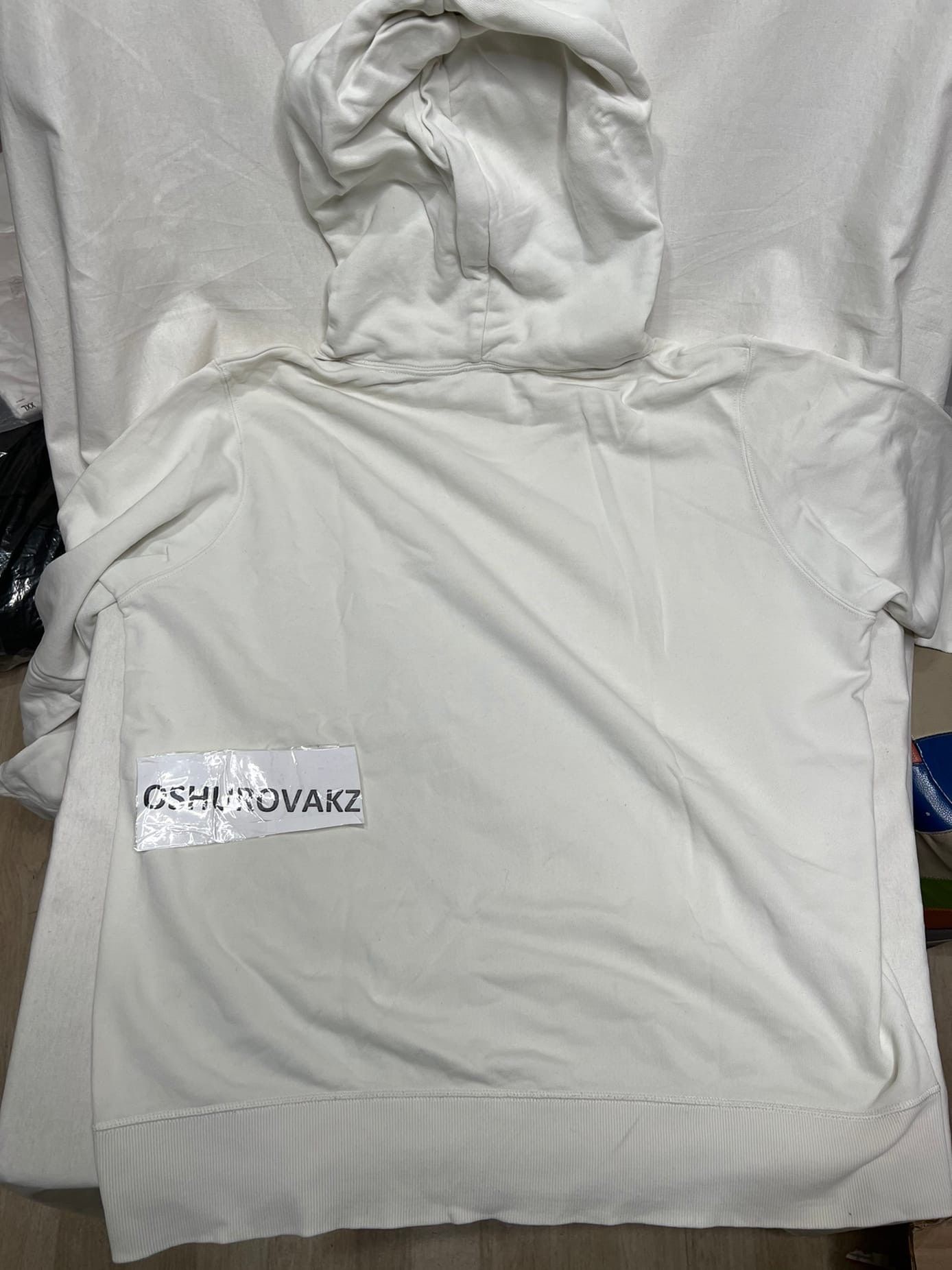 Kaws × Uniqlo KAWS x Uniqlo x Sesame Street Group Hoodie Natural Size US XL / EU 56 / 4 - 8 Thumbnail