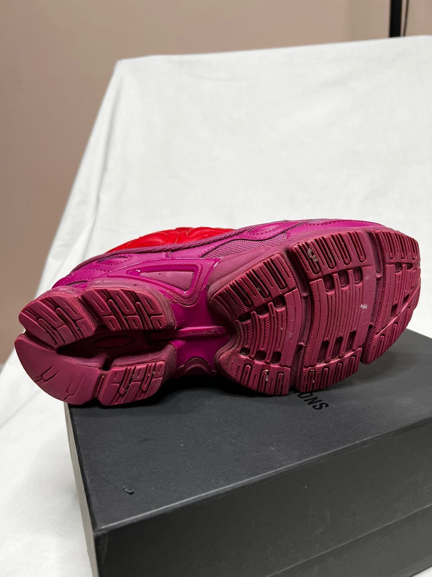Adidas × Raf Simons Raf Simons x Ozweego 'Glory' Size US 6 / EU 39 - 4 Thumbnail
