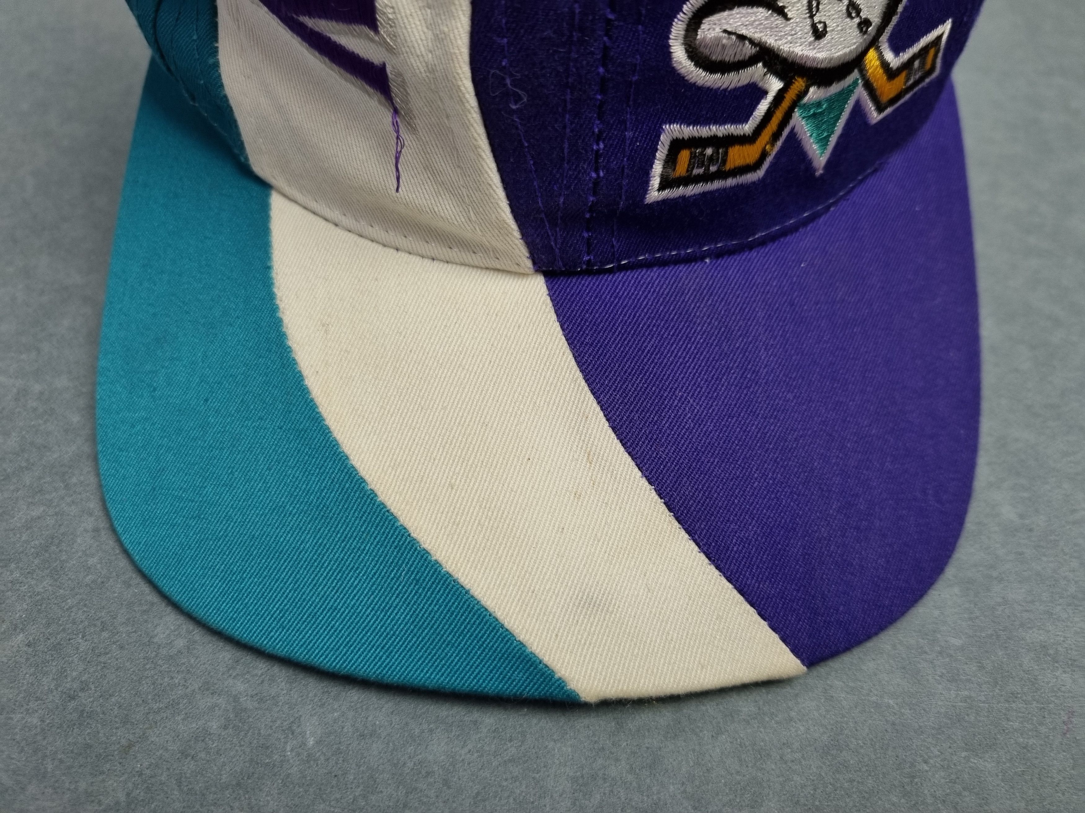 NHL × Sports Specialties Very rare 90s Mighty Ducks NHL Vintage Cap Size ONE SIZE - 13 Thumbnail