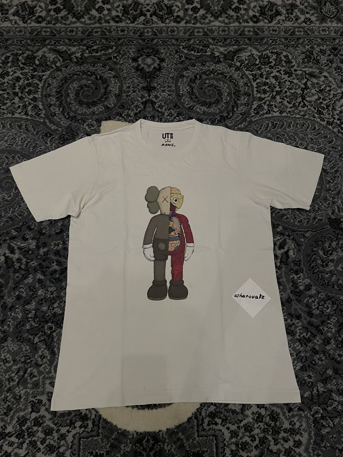 Kaws × Uniqlo Kaws x Uniqlo Flayed Tee Size US M / EU 48-50 / 2 - 3 Thumbnail