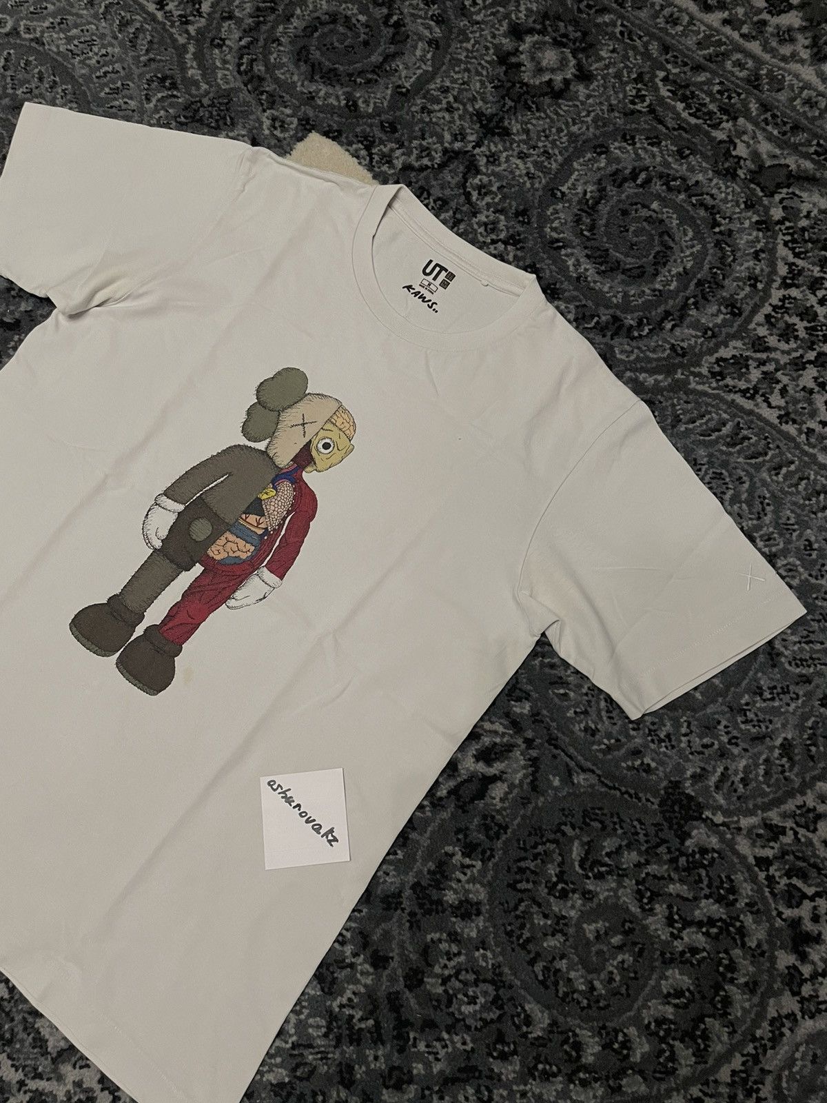 Kaws × Uniqlo Kaws x Uniqlo Flayed Tee Size US M / EU 48-50 / 2 - 4 Thumbnail