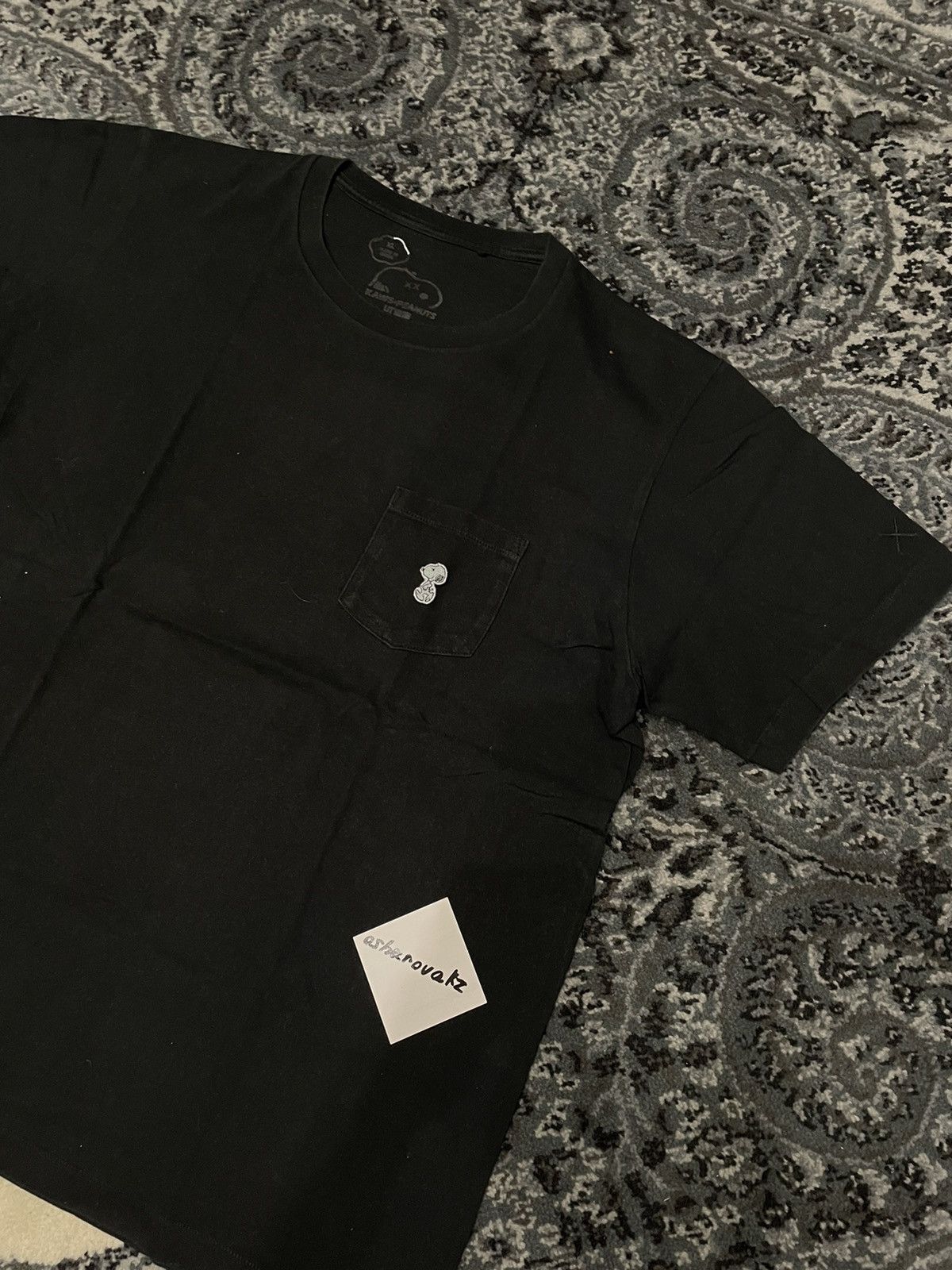 Kaws × Peanuts × Uniqlo Kaws x Uniqlo x Peanuts Tee Black Pocet Size US XL / EU 56 / 4 - 4 Thumbnail