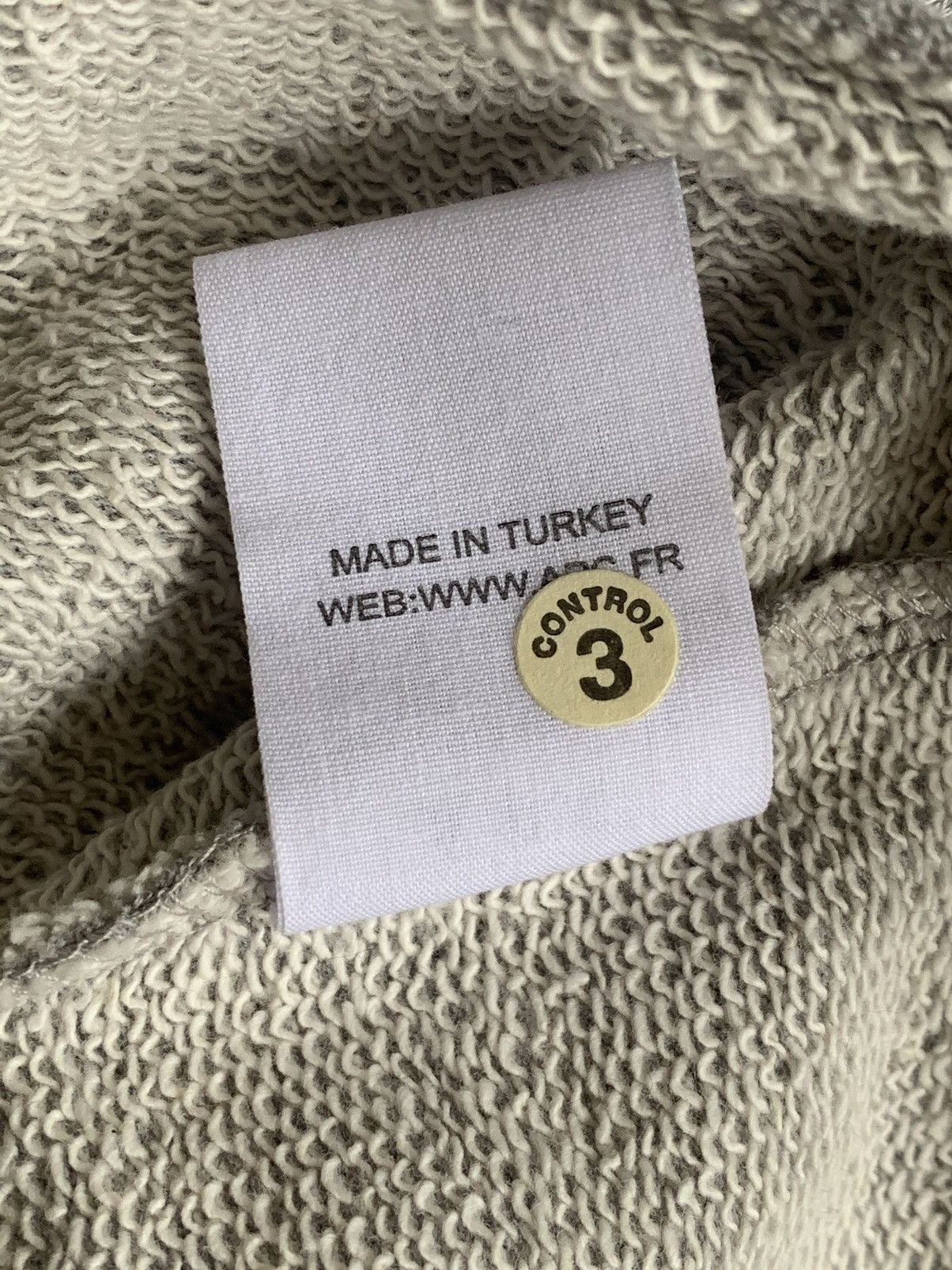 A.P.C. A.P.C. EMBROIDERED SWEATSHIRT Size US XL / EU 56 / 4 - 9 Thumbnail