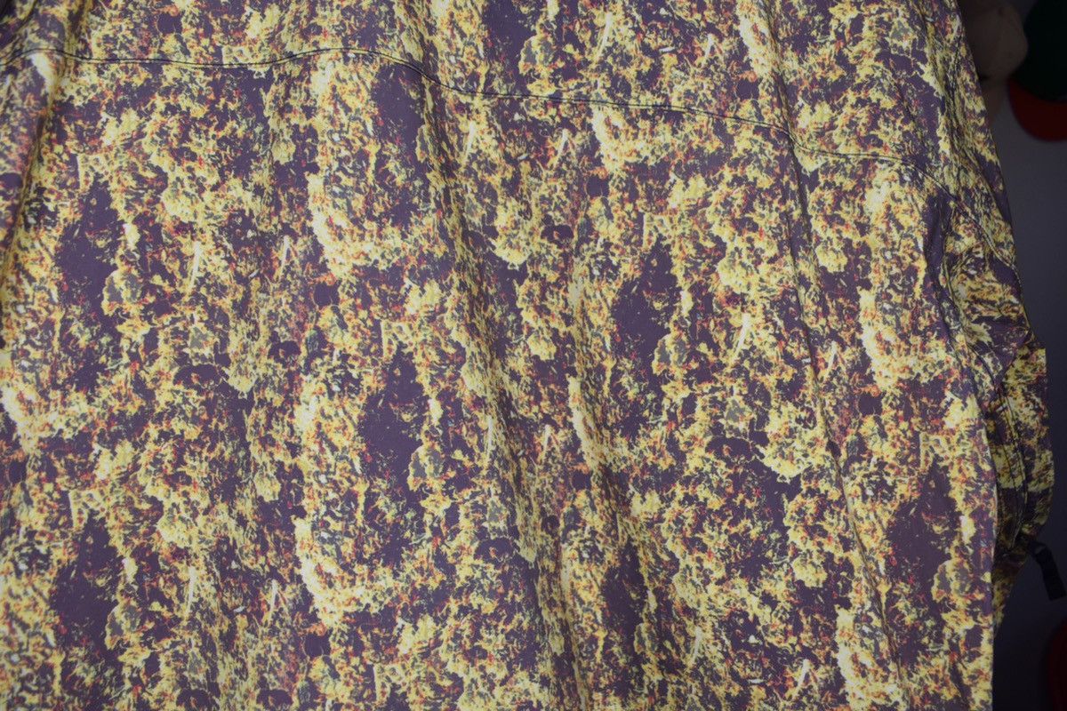 Burton × Goretex × Nitraid Burton AK x Nitraid flower Jacket Size US L / EU 52-54 / 3 - 4 Thumbnail