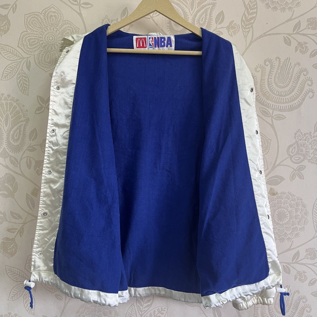 NBA × Vintage NBA Satin Bomber Style Light Jacket 1994-95 Games McDonalds Size US L / EU 52-54 / 3 - 10 Thumbnail